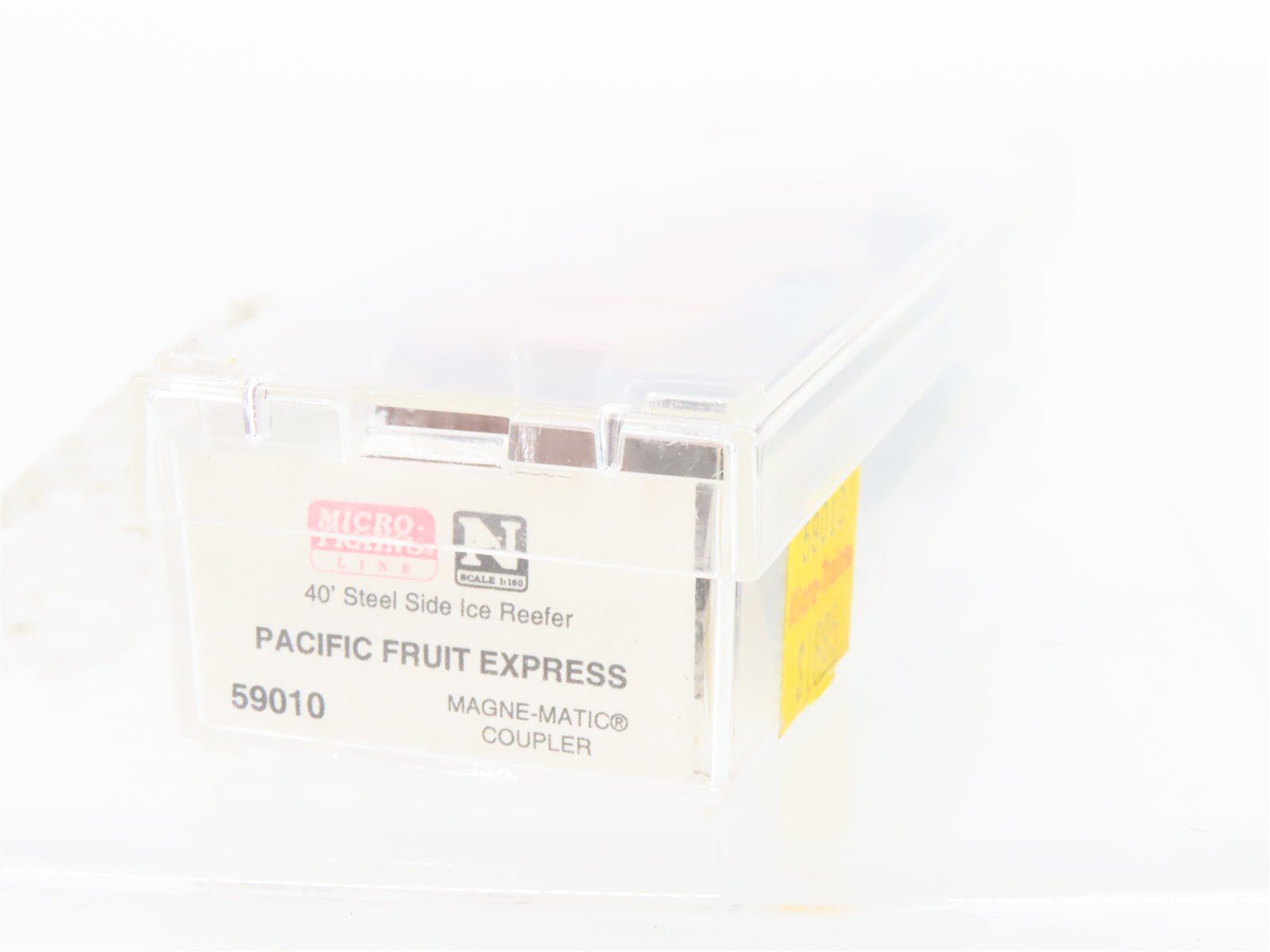 N Scale Micro-Trains MTL 59010 PFE Pacific Fruit Express 40' Ice Reefer #40400