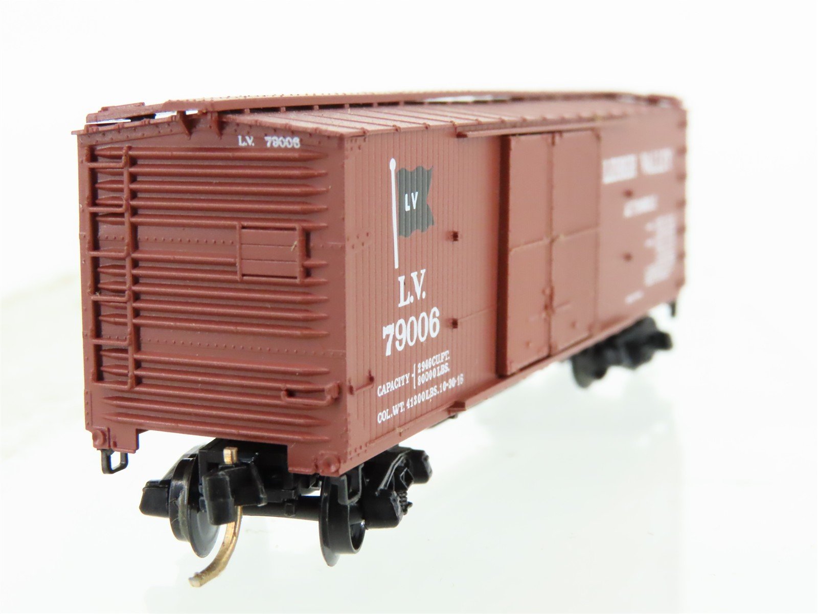 N Scale Micro-Trains MTL 43050 LV Lehigh Valley 40' Wood Boxcar #79006