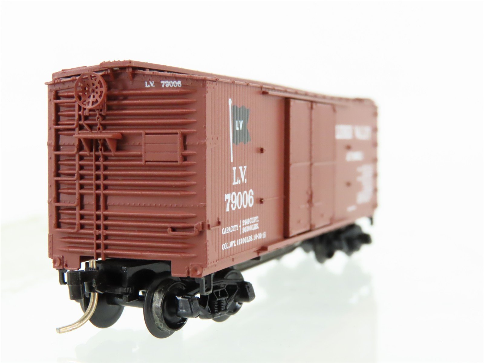 N Scale Micro-Trains MTL 43050 LV Lehigh Valley 40' Wood Boxcar #79006
