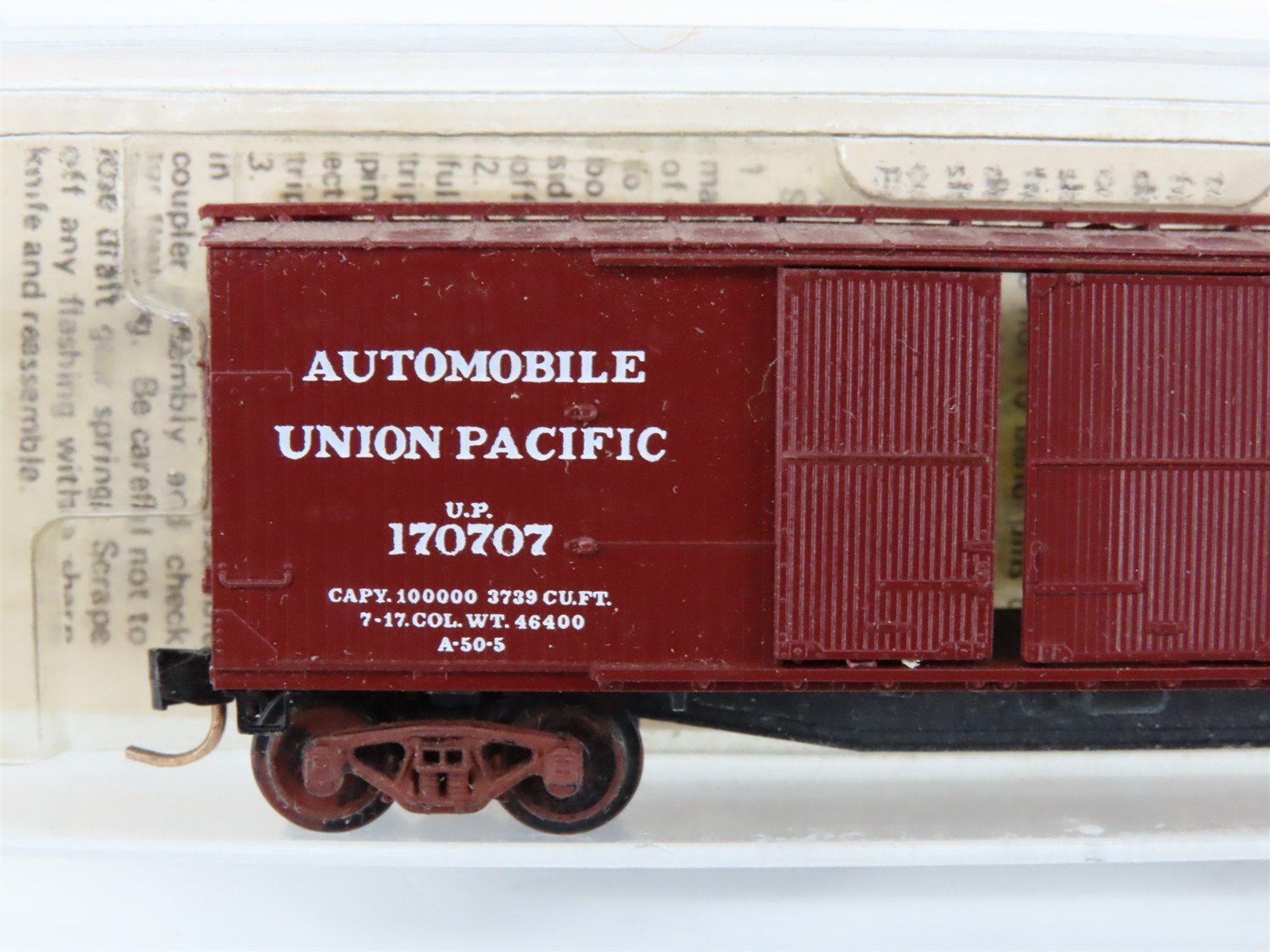 N Scale Micro-Trains/Kadee 43030 UP Union Pacific 40' Wood Boxcar #170707