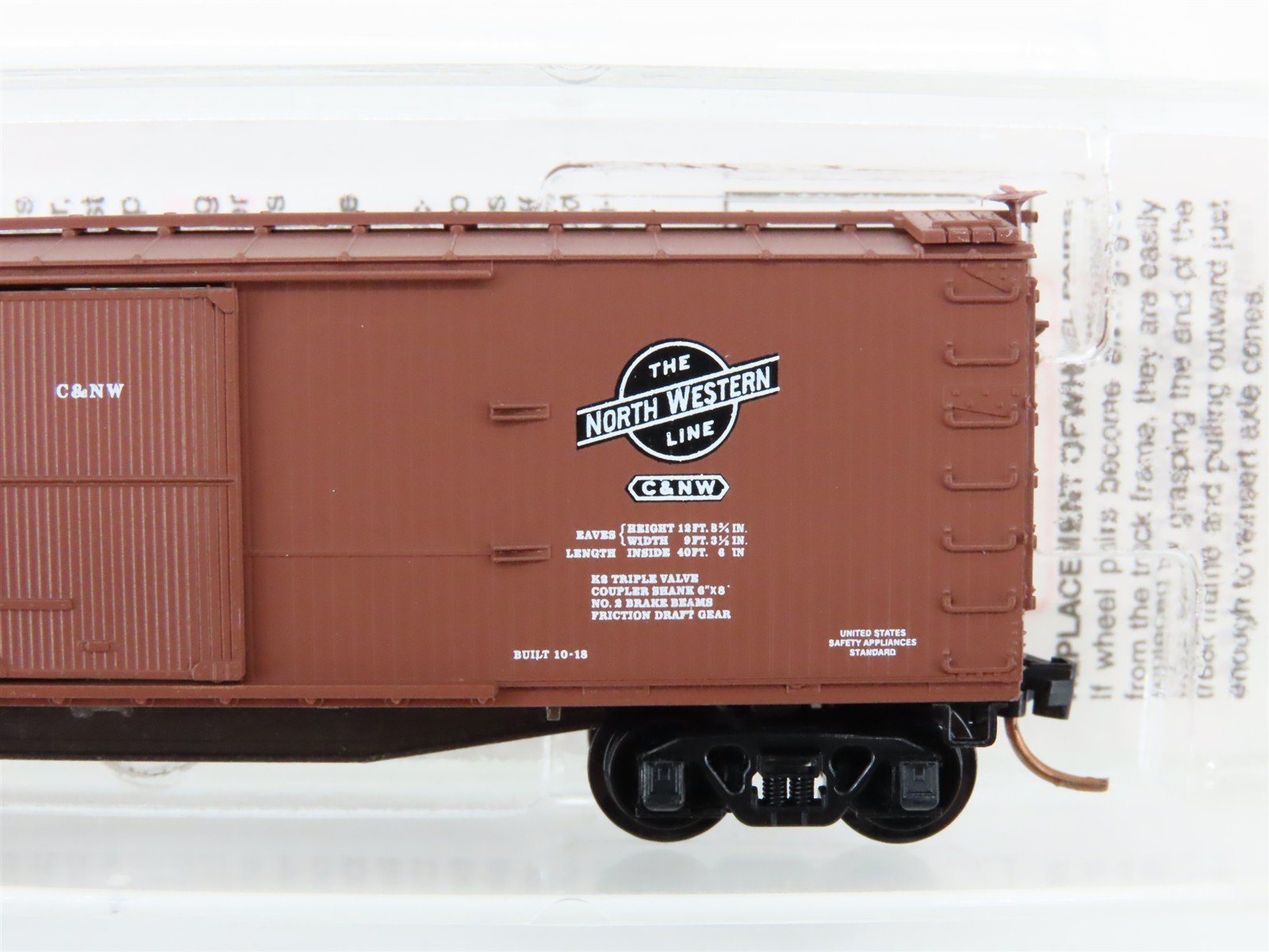 N Scale Micro-Trains MTL 39160 CNW Railway 40'Single Door Boxcar #142200
