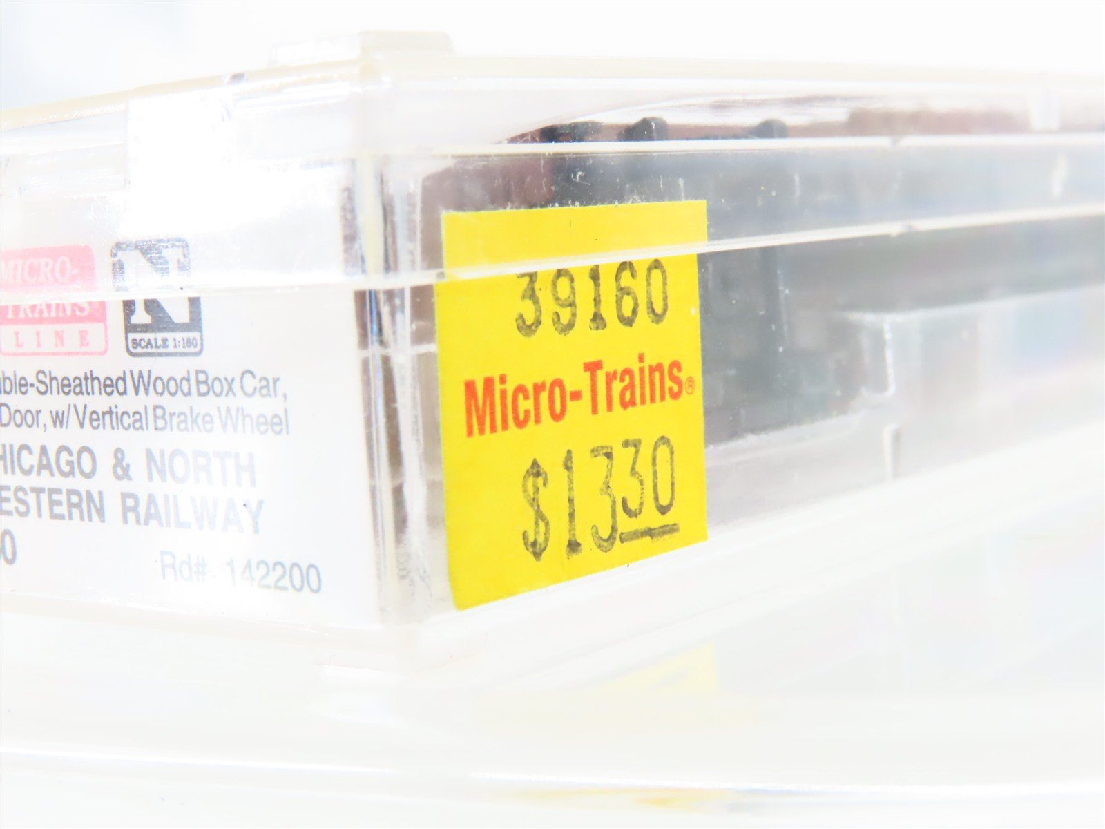 N Scale Micro-Trains MTL 39160 CNW Railway 40'Single Door Boxcar #142200
