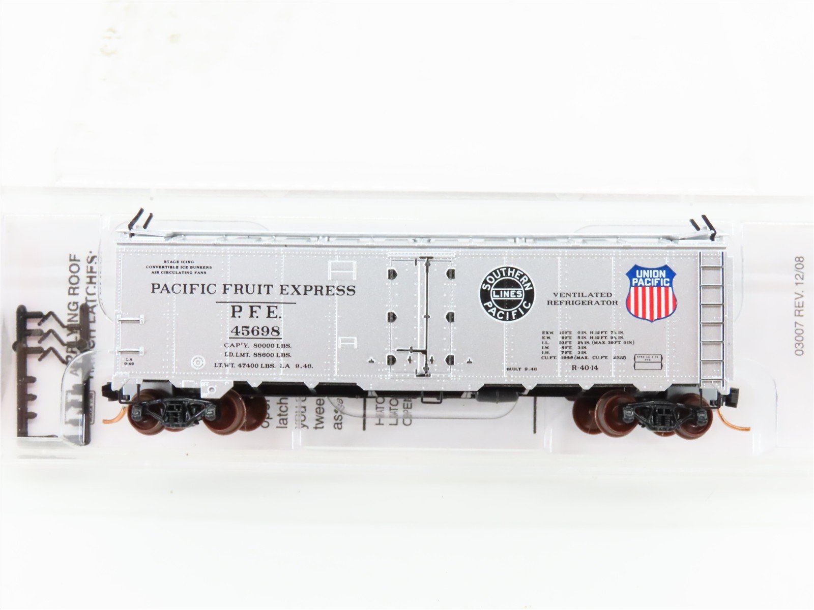 N Scale Micro-Trains MTL 05900516 PFE Pacific Fruit 40' Steel Ice Reefer #45698