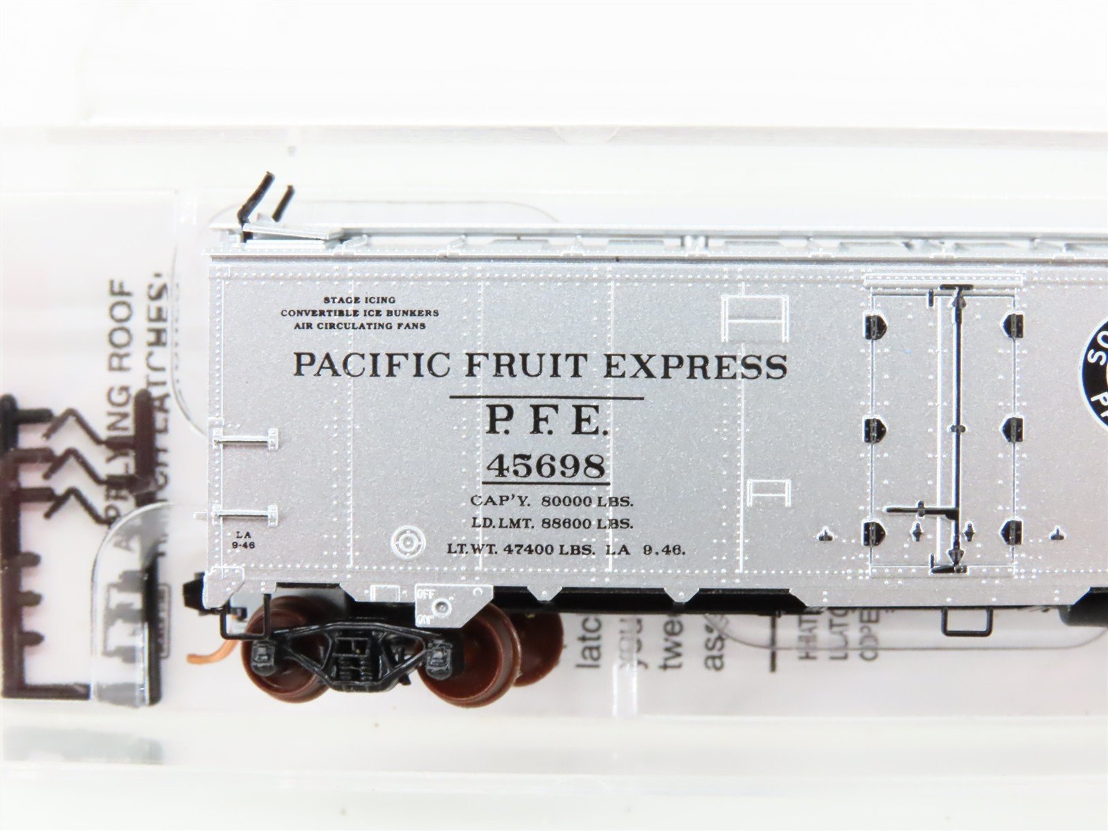 N Scale Micro-Trains MTL 05900516 PFE Pacific Fruit 40' Steel Ice Reefer #45698