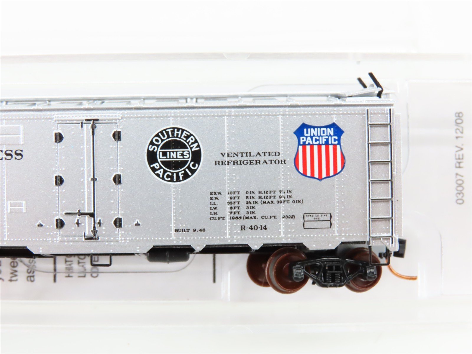 N Scale Micro-Trains MTL 05900516 PFE Pacific Fruit 40' Steel Ice Reefer #45698
