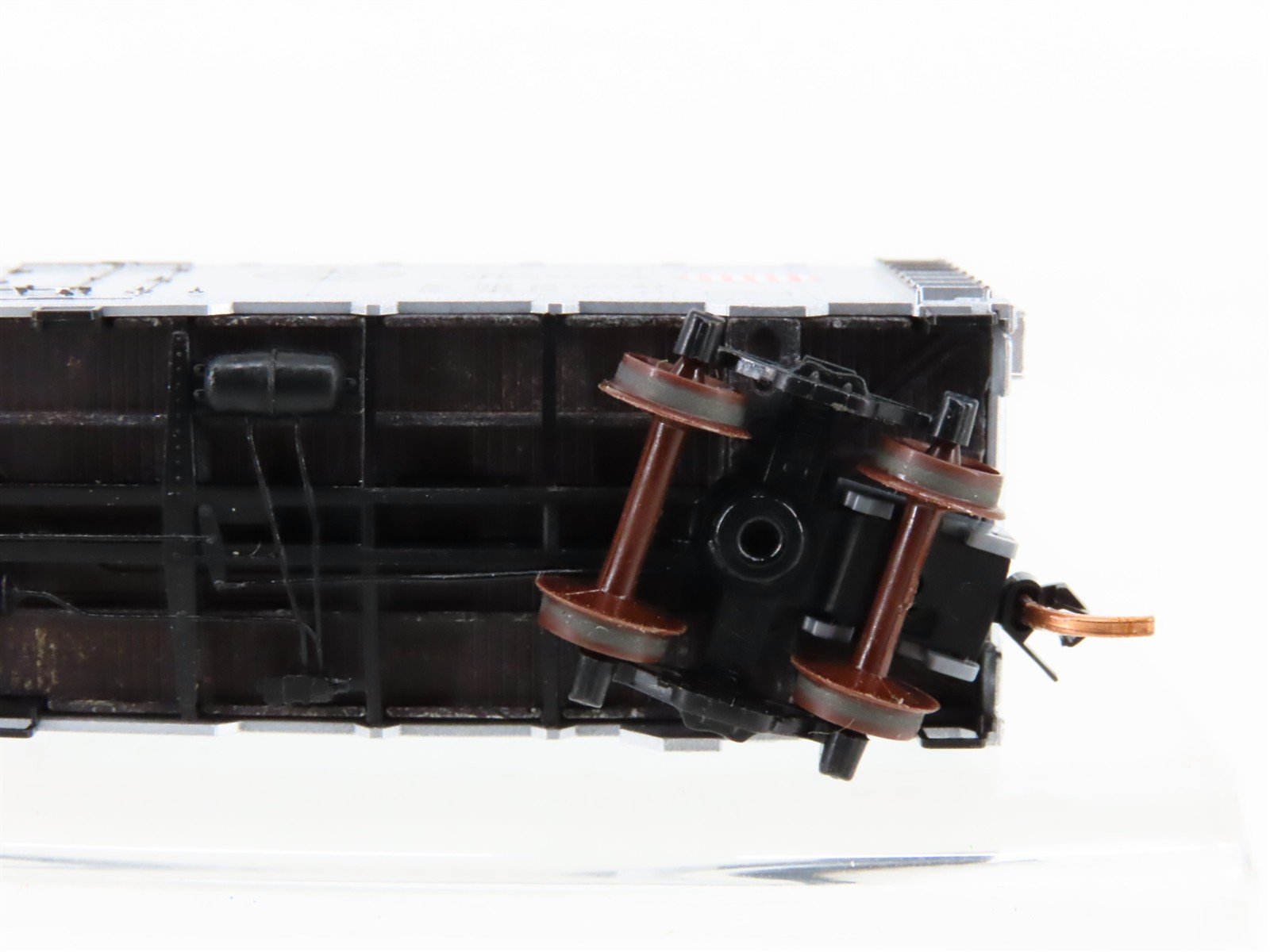 N Scale Micro-Trains MTL 05900516 PFE Pacific Fruit 40' Steel Ice Reefer #45698