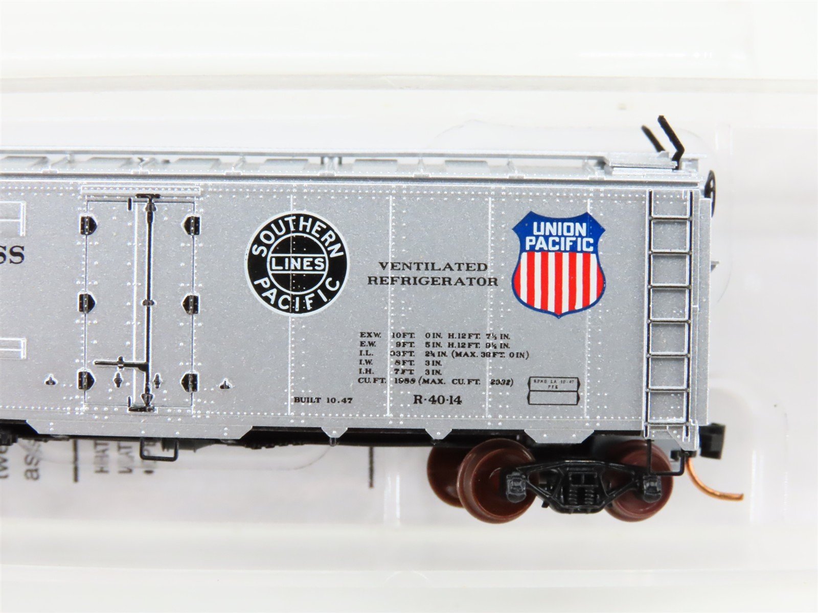 N Scale Micro-Trains MTL 05900526 PFE Pacific Fruit 40' Steel Ice Reefer #44739