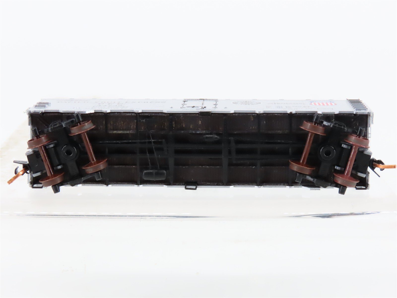 N Scale Micro-Trains MTL 05900526 PFE Pacific Fruit 40' Steel Ice Reefer #44739