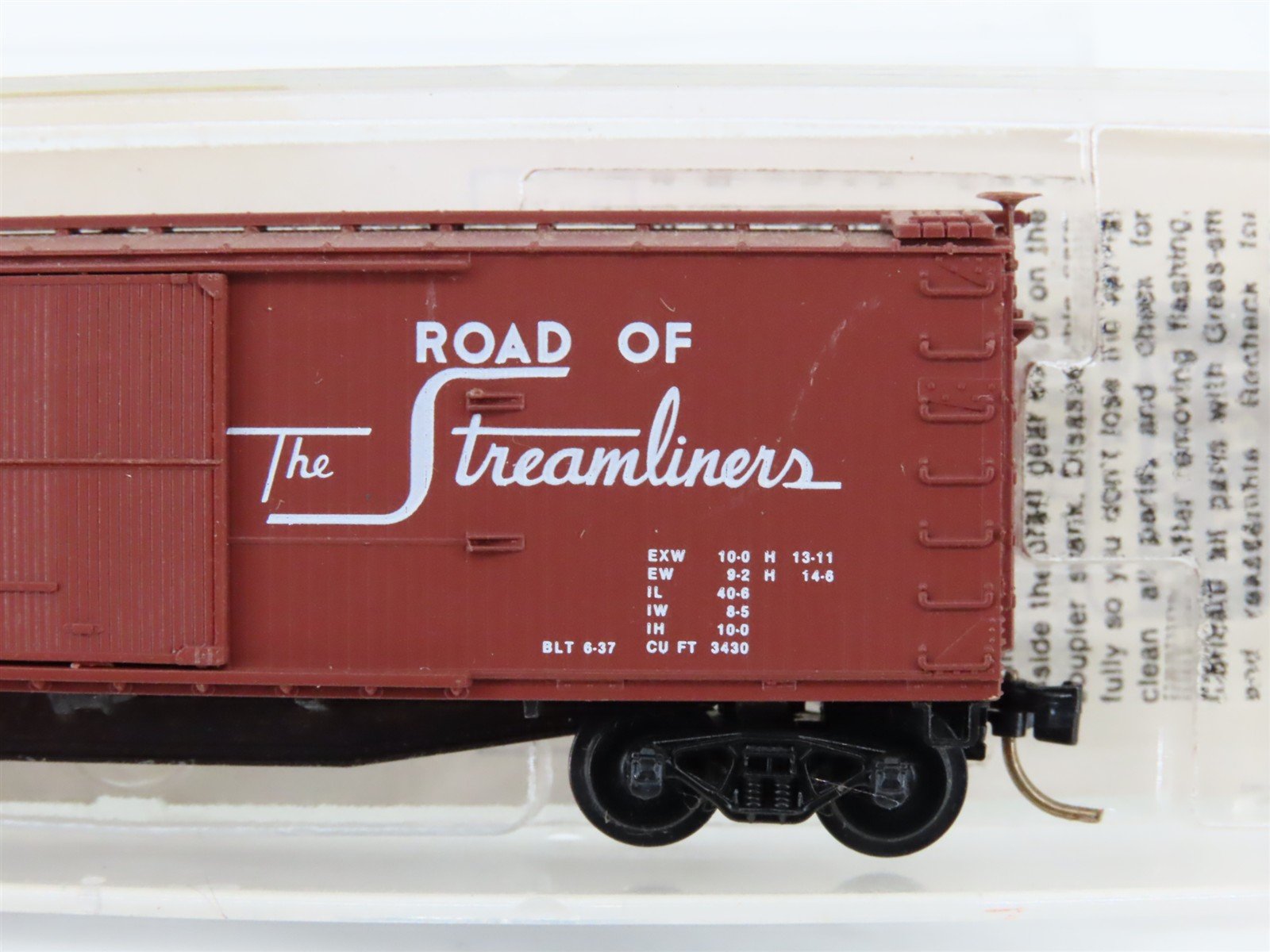 N Scale Micro-Trains MTL 39010 UP Union Pacific 40' Wood Boxcar #42233