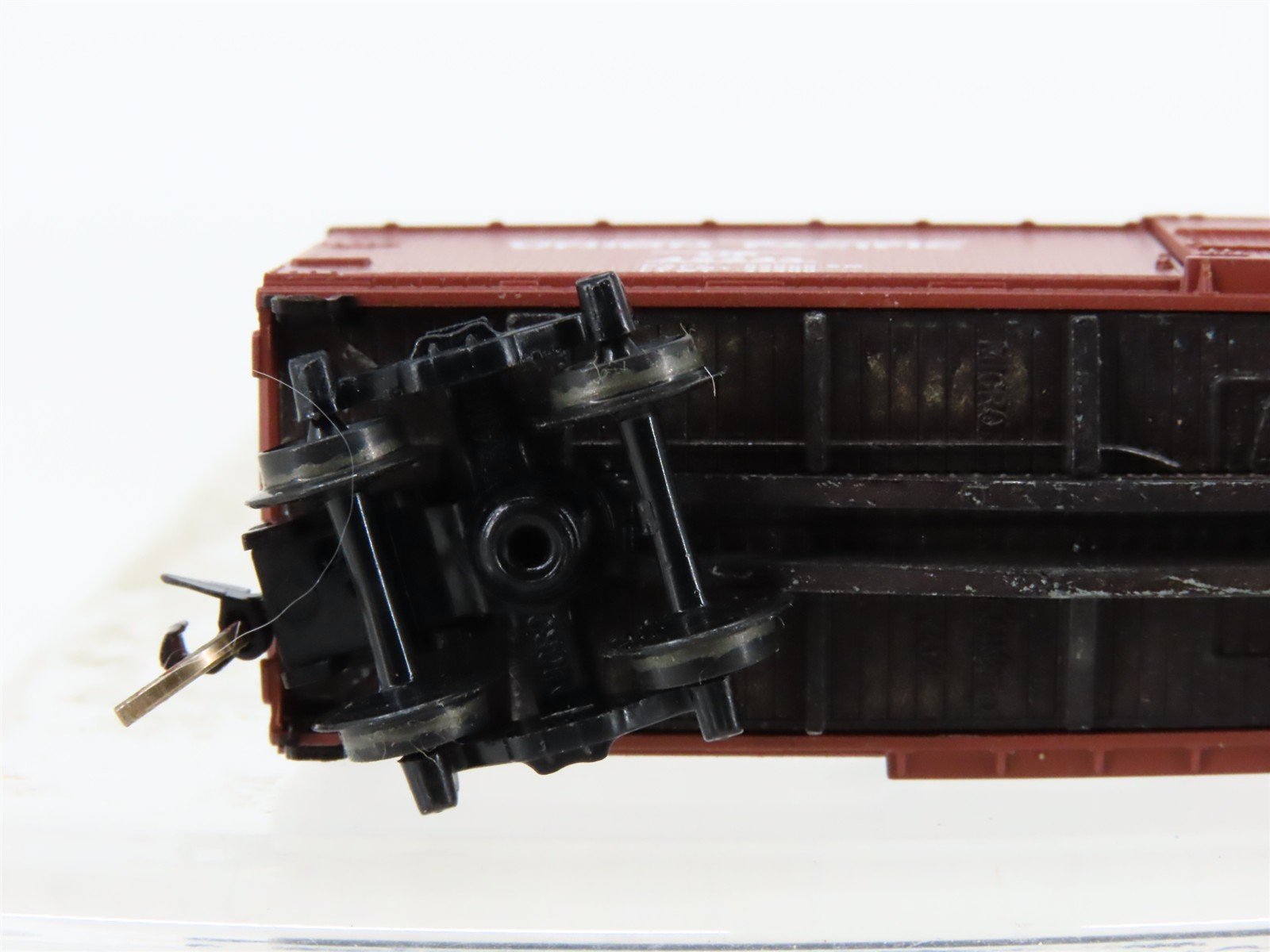 N Scale Micro-Trains MTL 39010 UP Union Pacific 40' Wood Boxcar #42233