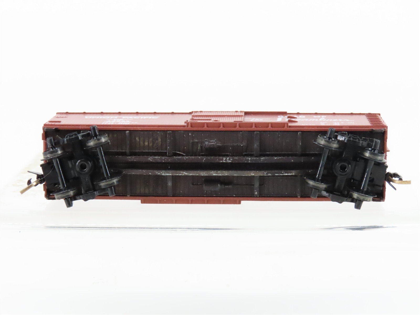 N Scale Micro-Trains MTL 39010 UP Union Pacific 40' Wood Boxcar #42233