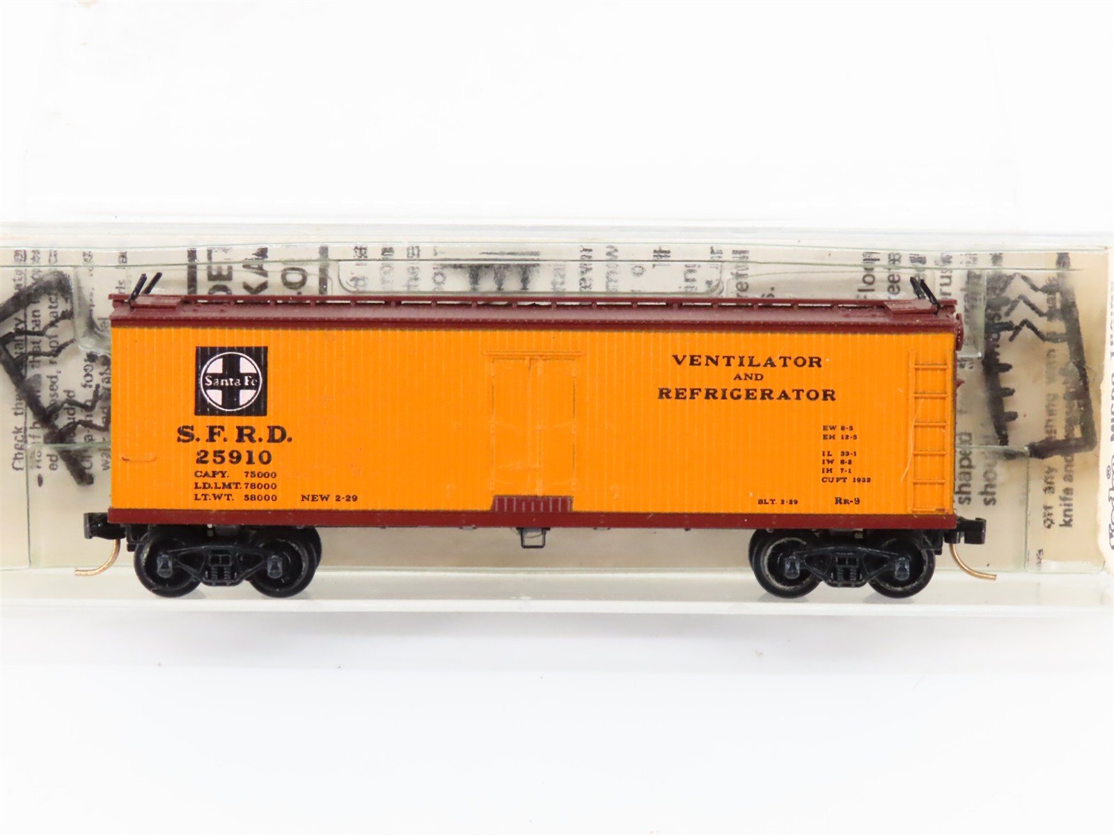 N Scale Micro-Trains/Kadee 47050 SFRD Santa Fe 40' Wood Reefer #25910