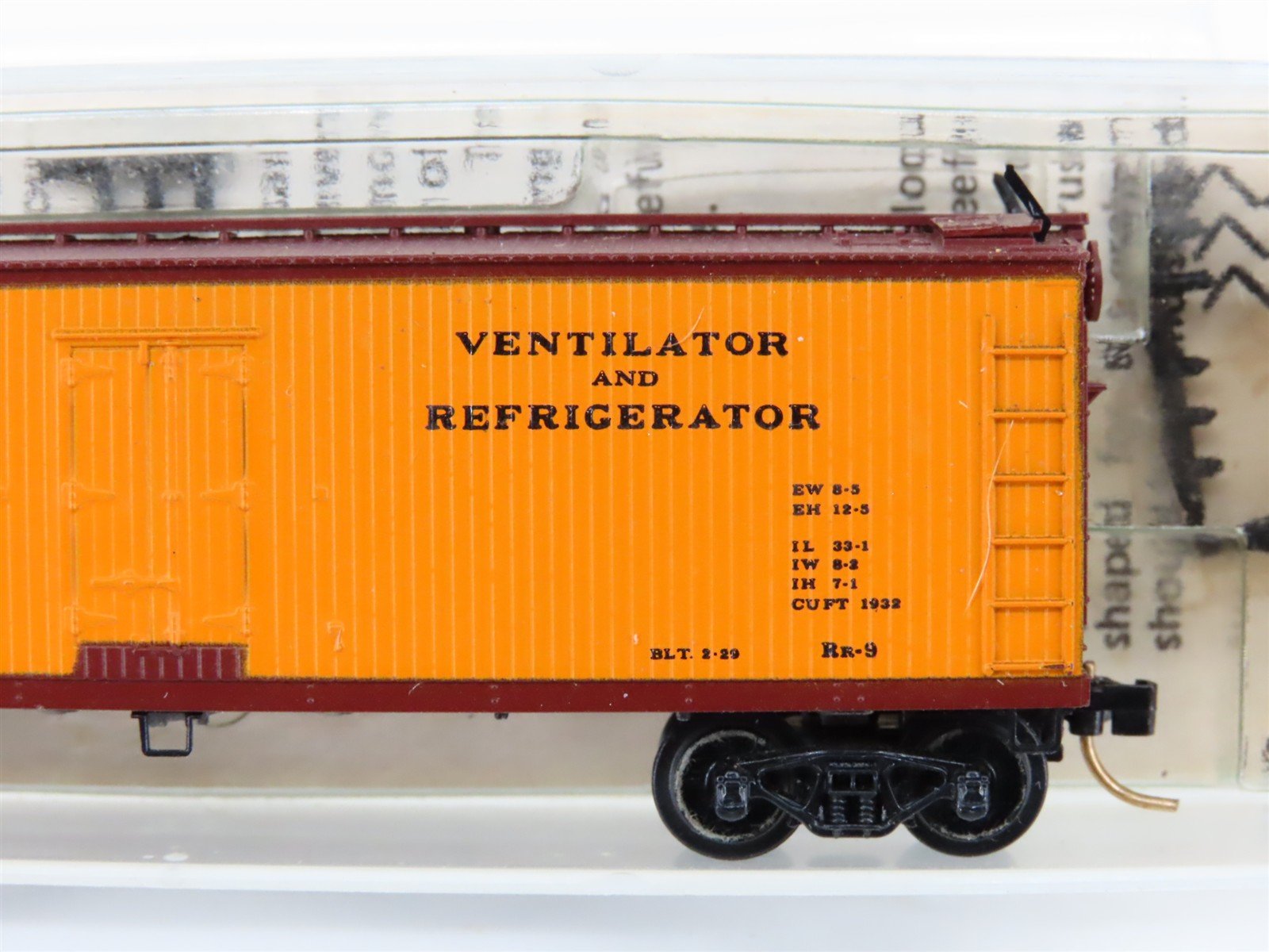 N Scale Micro-Trains/Kadee 47050 SFRD Santa Fe 40' Wood Reefer #25910