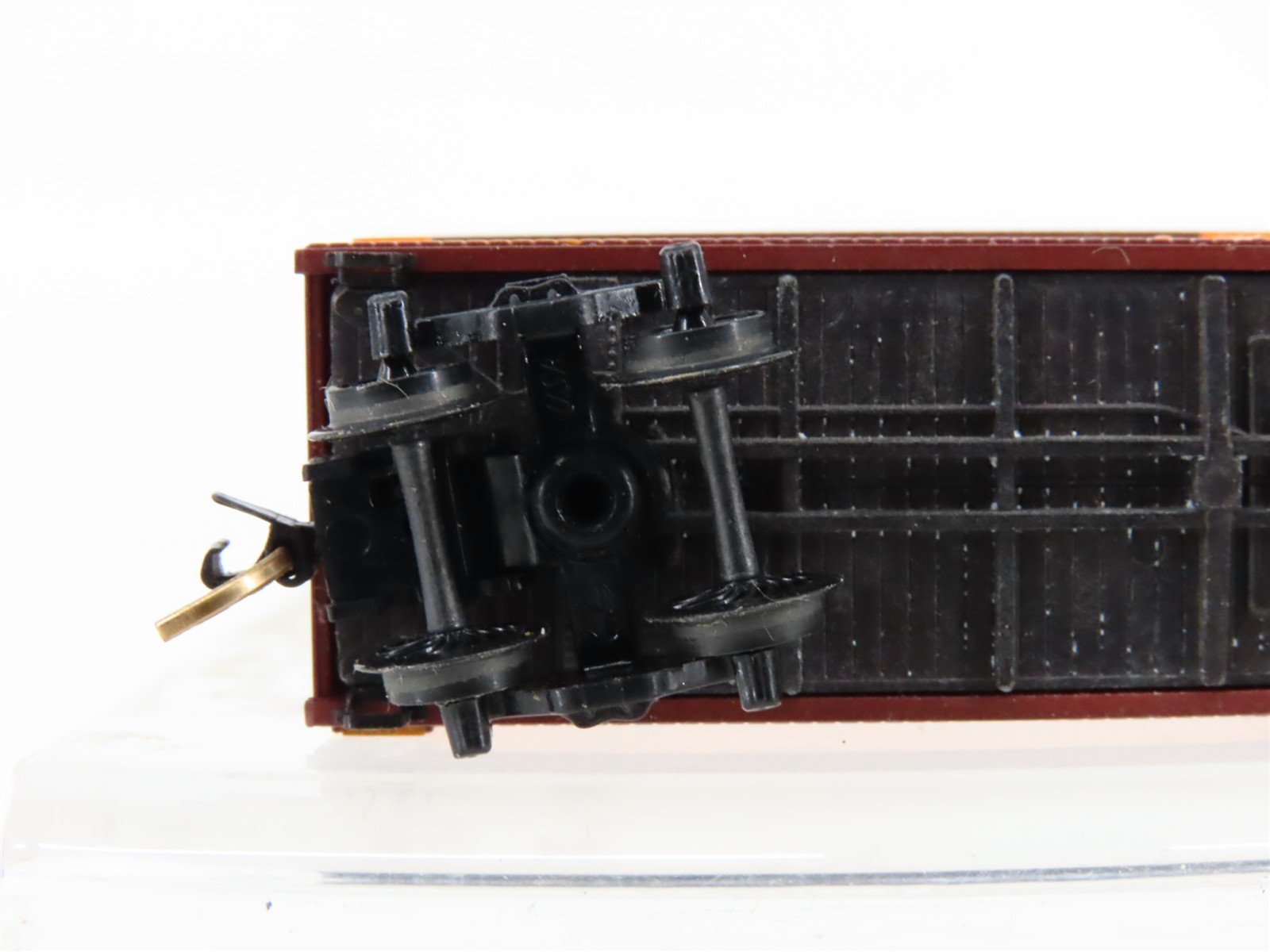 N Scale Micro-Trains/Kadee 47050 SFRD Santa Fe 40' Wood Reefer #25910