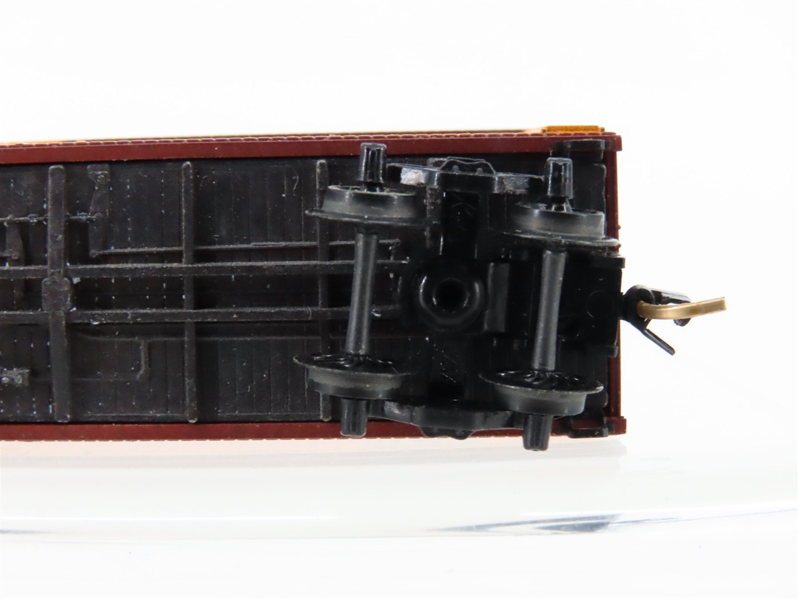 N Scale Micro-Trains/Kadee 47050 SFRD Santa Fe 40' Wood Reefer #25910