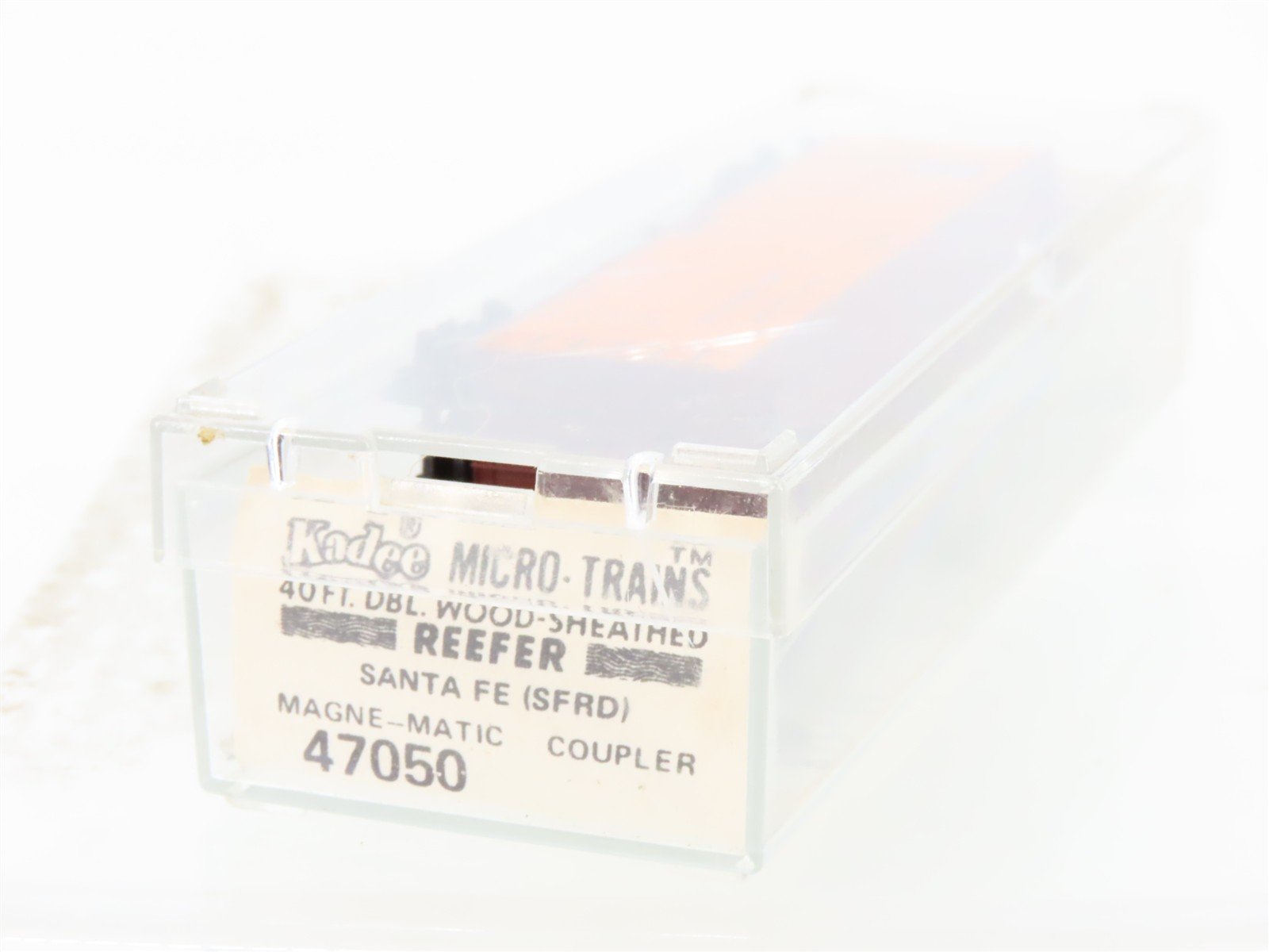 N Scale Micro-Trains/Kadee 47050 SFRD Santa Fe 40' Wood Reefer #25910