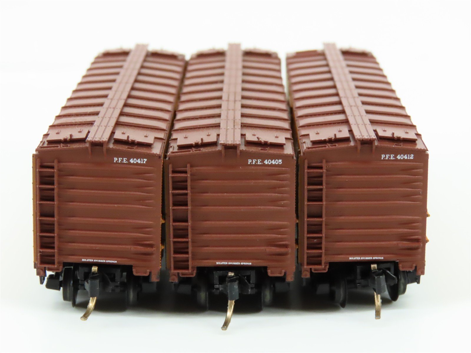 N Scale Micro-Trains MTL 59012 PFE Pacific Fruit Express 40' Ice Reefer 3-Pack