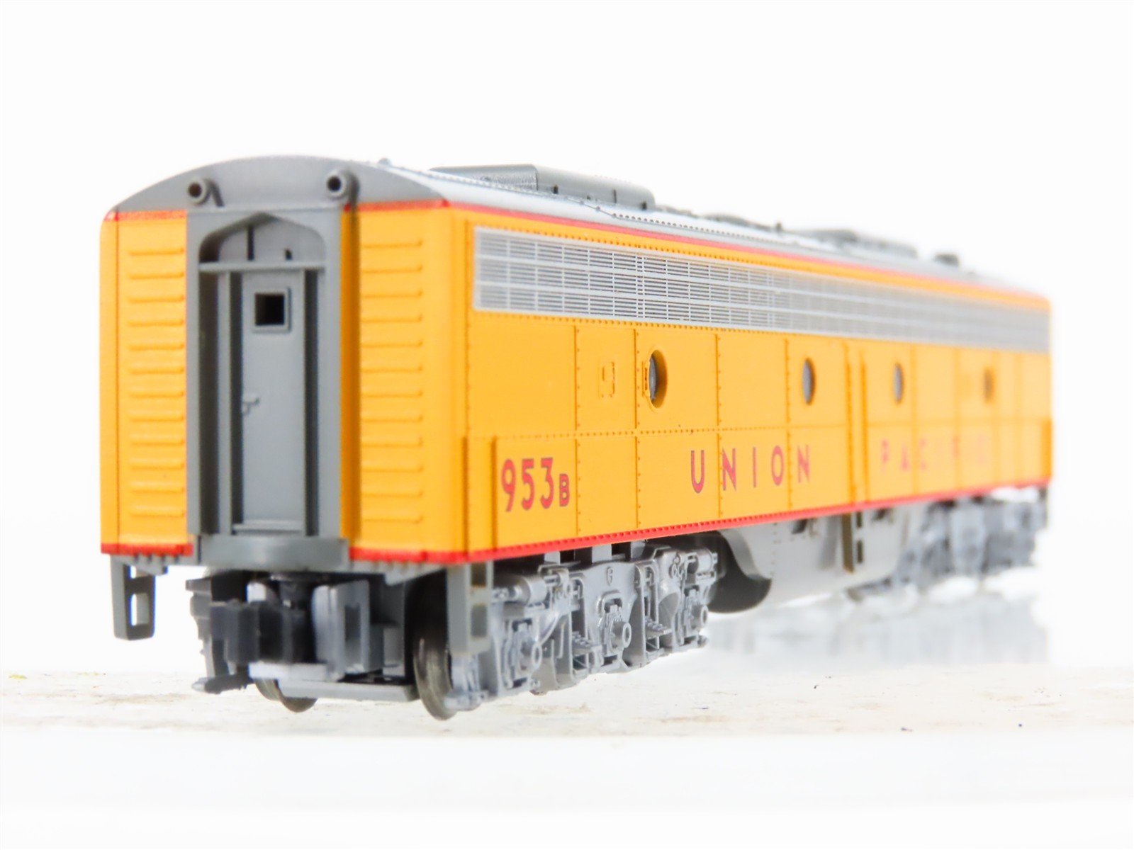 N Scale KATO 176-294 UP Union Pacific EMD E8/9B Diesel Locomotive #953B w/ DCC