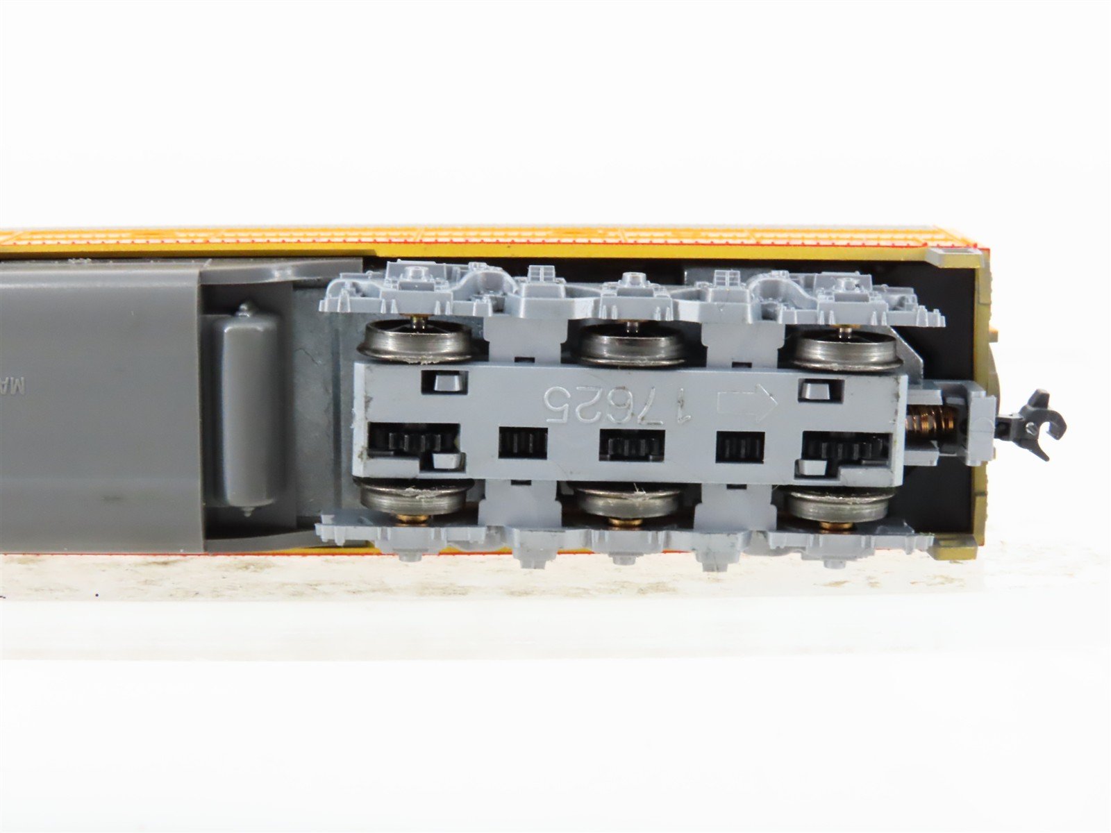 N Scale KATO 176-294 UP Union Pacific EMD E8/9B Diesel Locomotive #953B w/ DCC