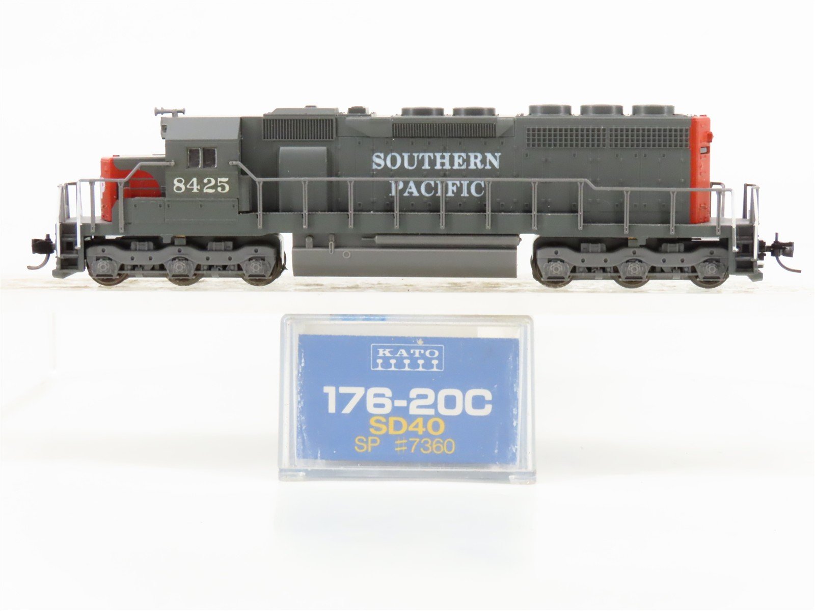 N KATO 176-20C SP Southern Pacific "Bloody Nose" EMD SD40 Diesel Custom Rd #8425