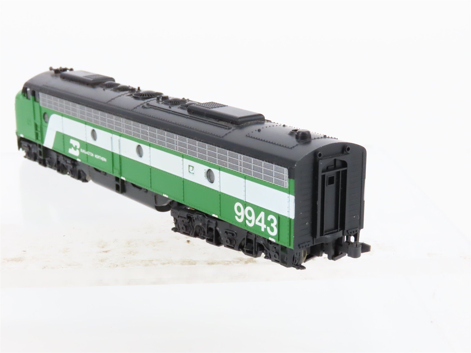 N Scale KATO 176-268 BN Burlington Northern EMD E8/9A Diesel #9943 w/ DCC