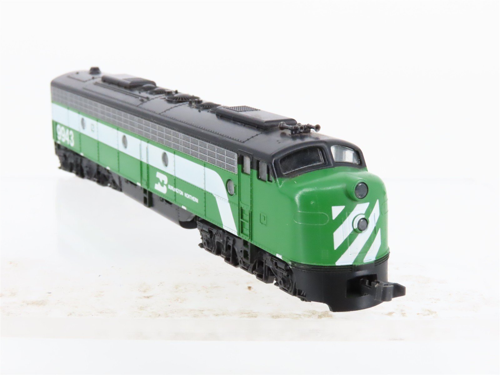 N Scale KATO 176-268 BN Burlington Northern EMD E8/9A Diesel #9943 w/ DCC