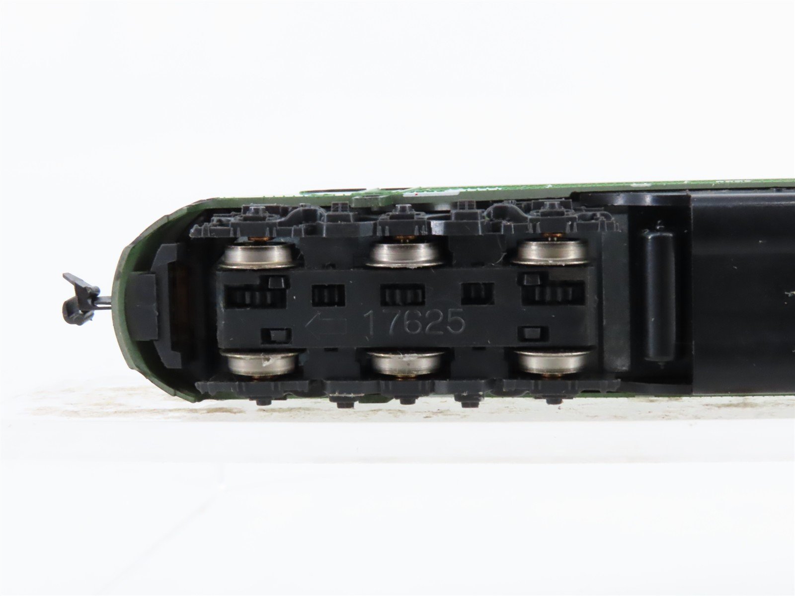 N Scale KATO 176-268 BN Burlington Northern EMD E8/9A Diesel #9943 w/ DCC