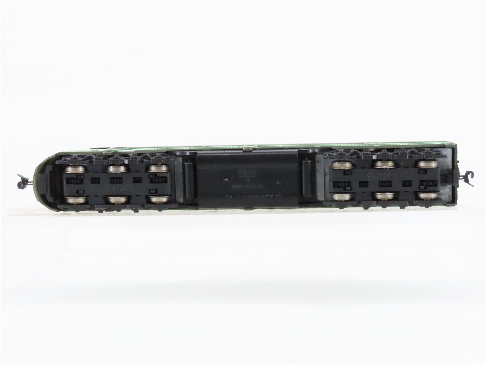 N Scale KATO 176-268 BN Burlington Northern EMD E8/9A Diesel #9943 w/ DCC