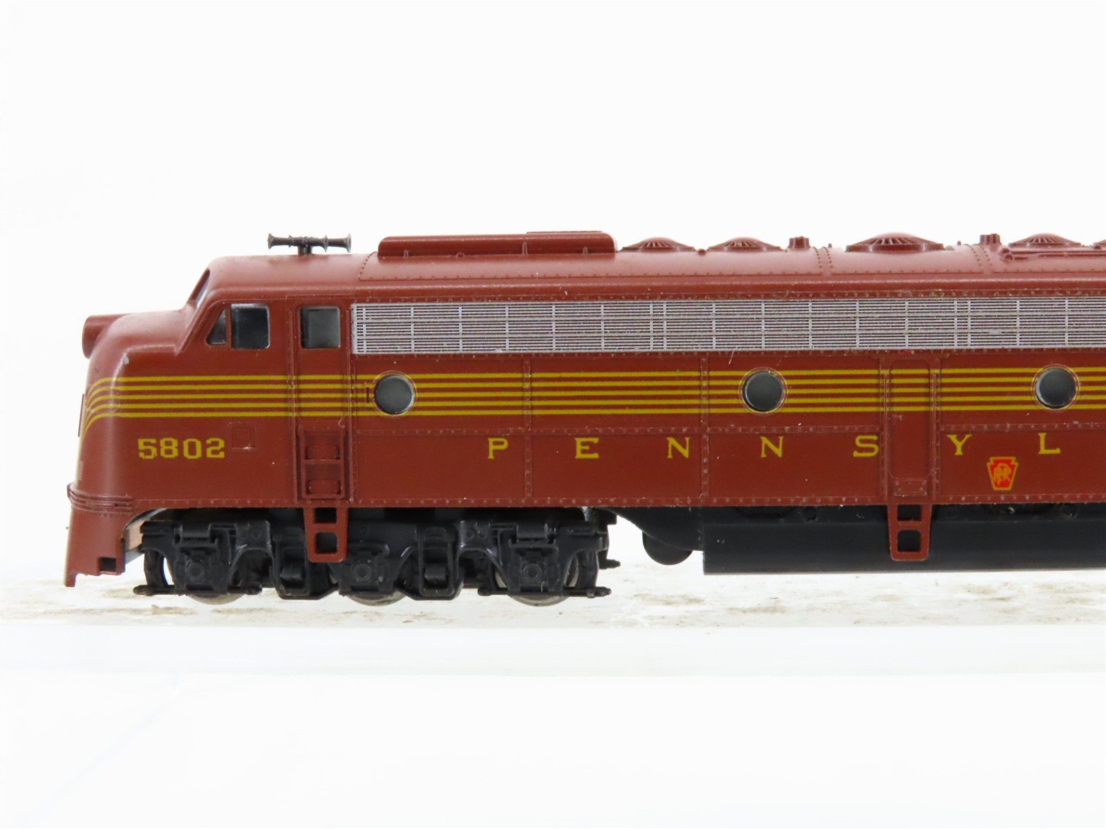 N Scale KATO 176-256 PRR Pennsylvania EMD E8/9A Diesel #5802 w/ DCC