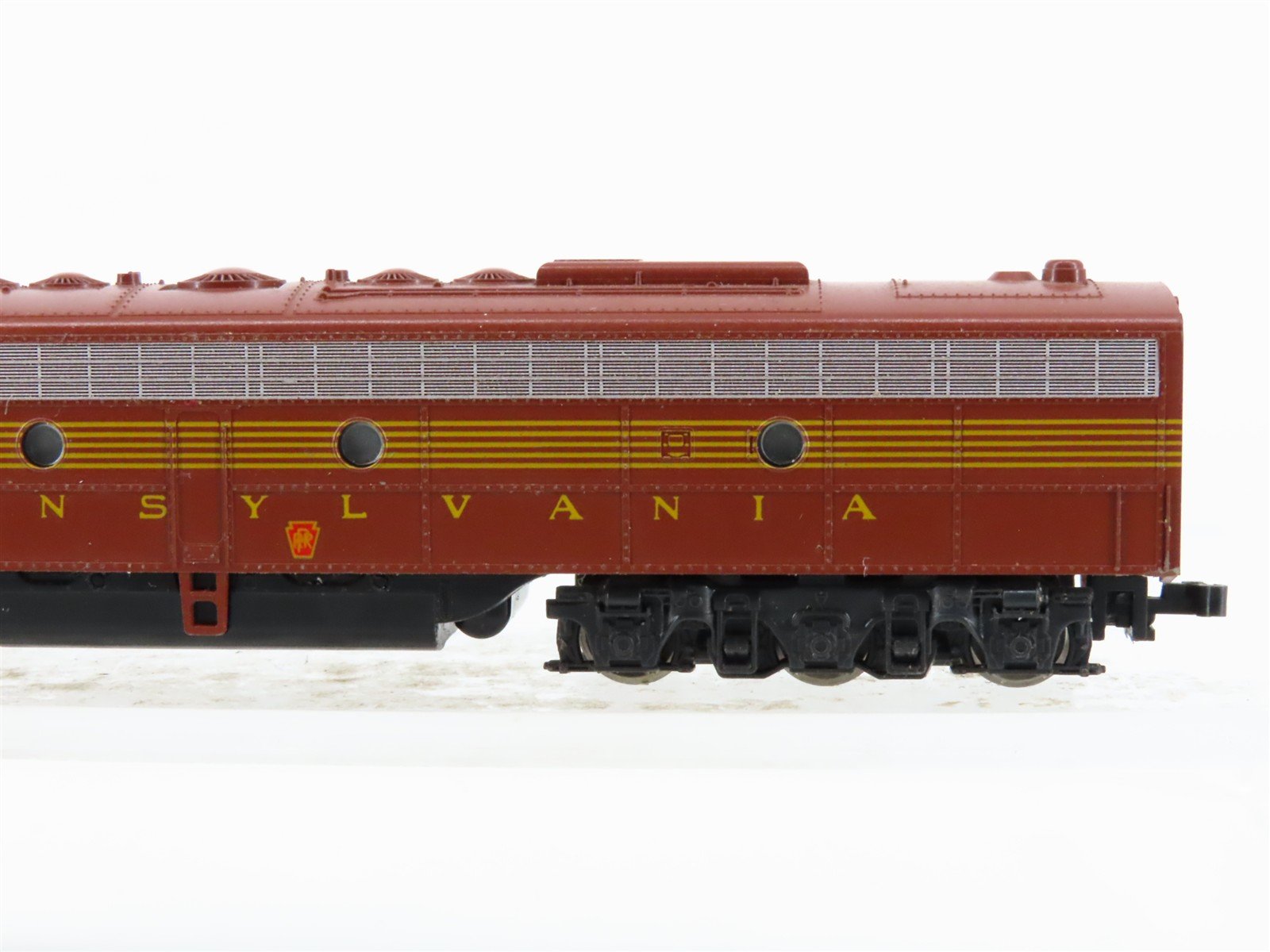 N Scale KATO 176-256 PRR Pennsylvania EMD E8/9A Diesel #5802 w/ DCC
