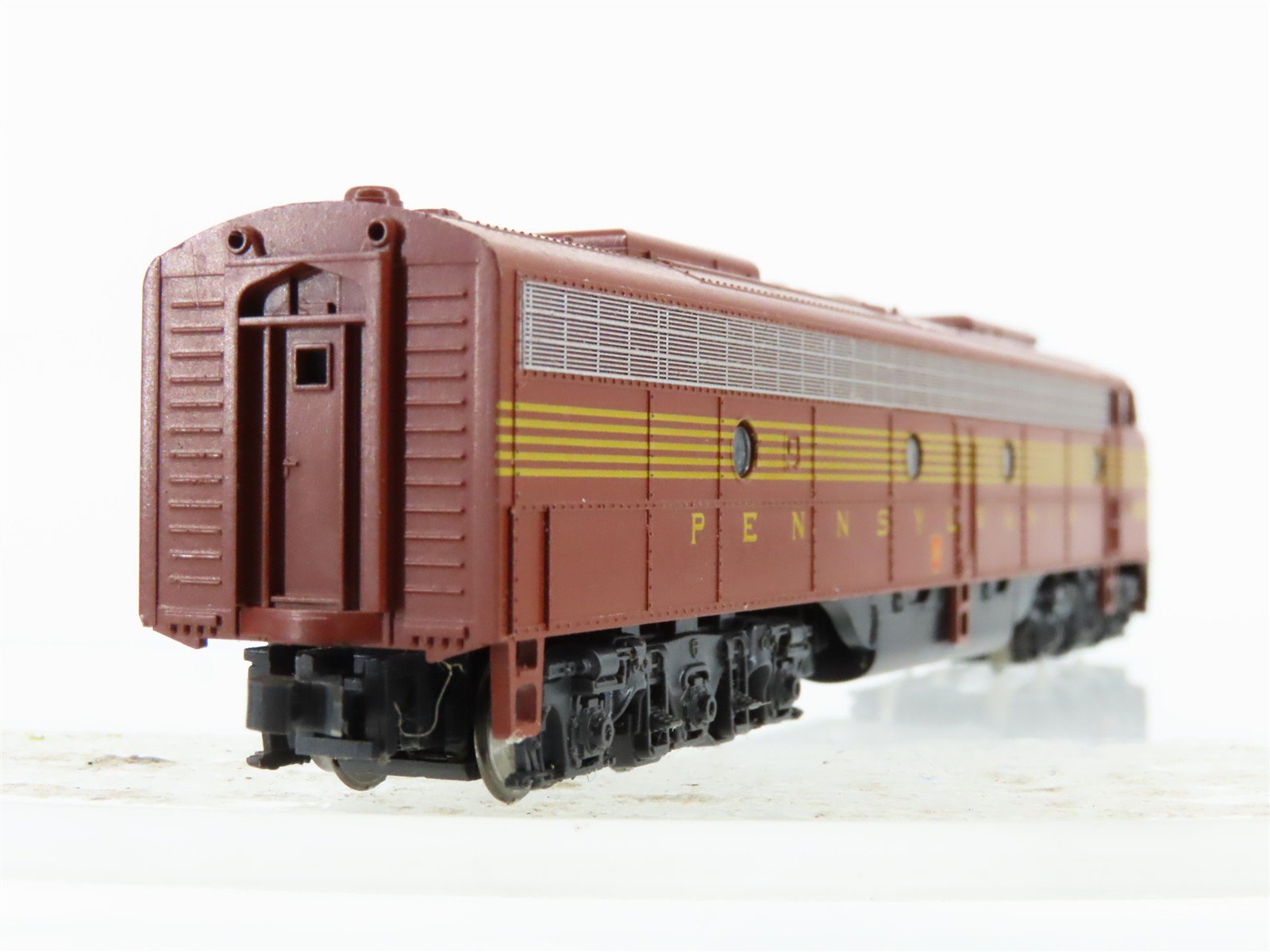N Scale KATO 176-256 PRR Pennsylvania EMD E8/9A Diesel #5802 w/ DCC