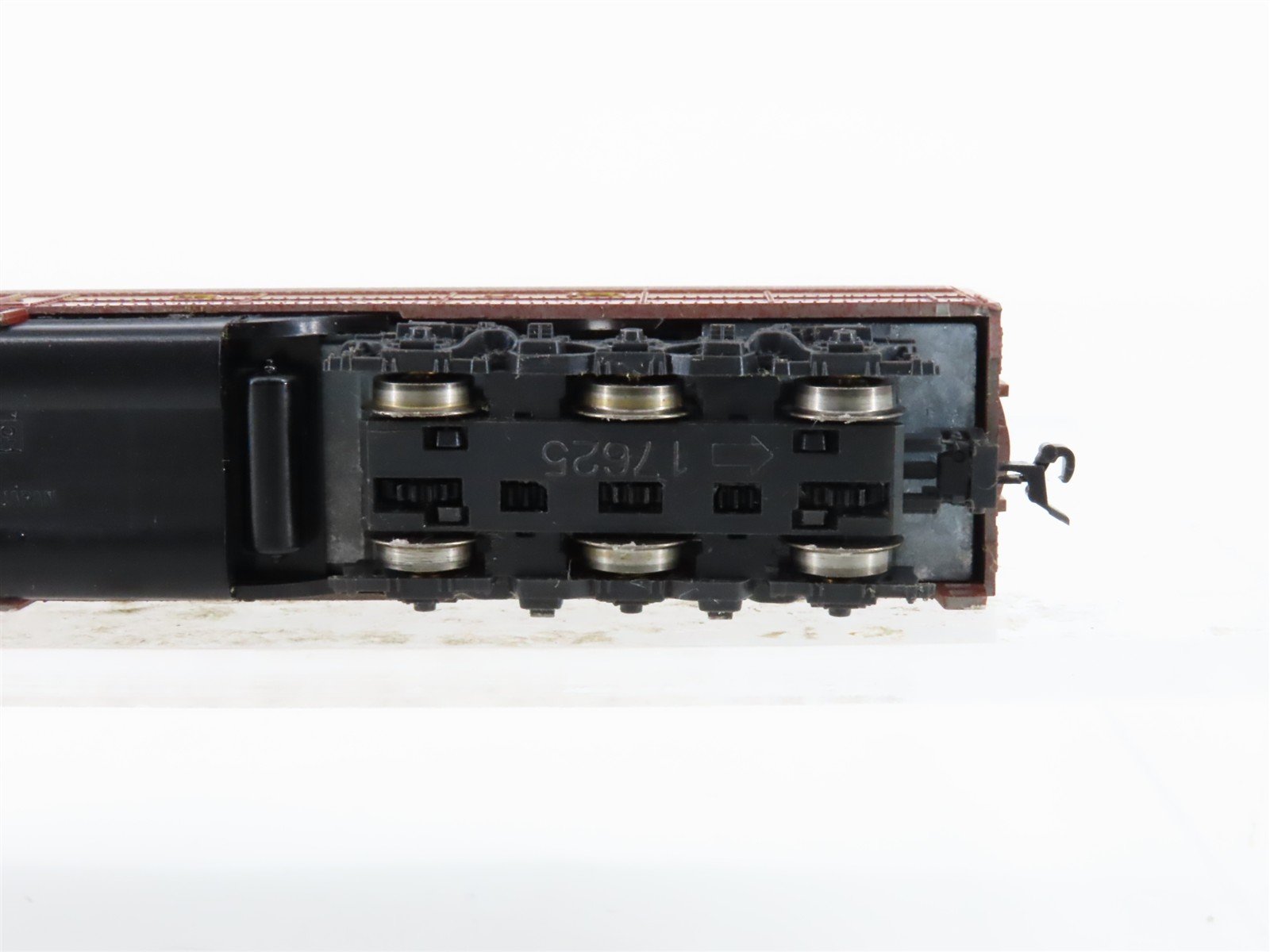 N Scale KATO 176-256 PRR Pennsylvania EMD E8/9A Diesel #5802 w/ DCC
