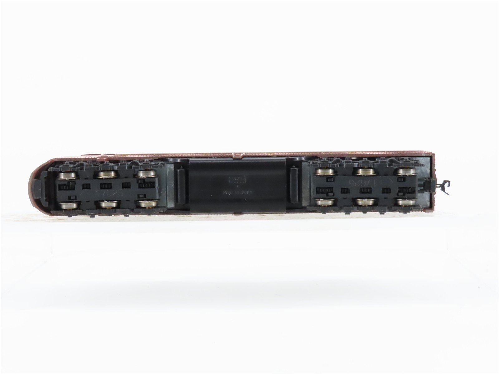 N Scale KATO 176-256 PRR Pennsylvania EMD E8/9A Diesel #5802 w/ DCC