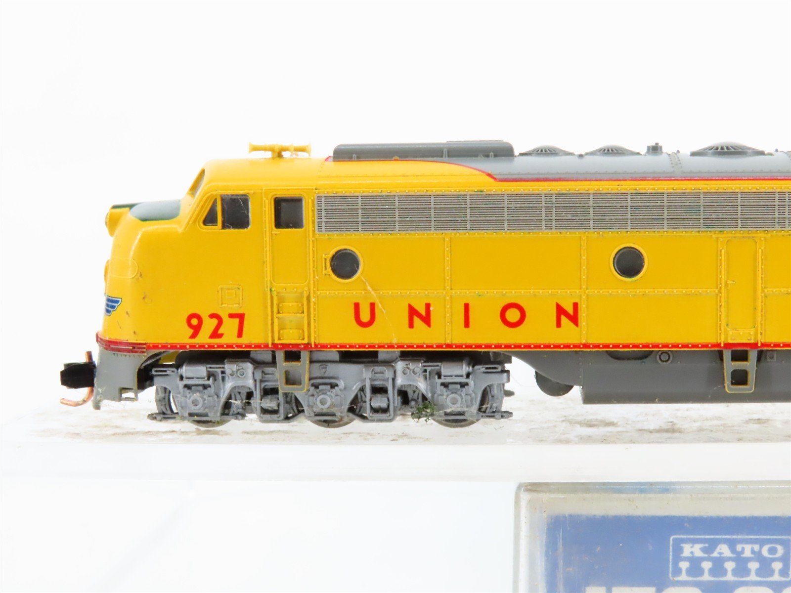 N Scale KATO 176-263 UP Union Pacific EMD E8/9A Diesel Locomotive #927 w/ DCC