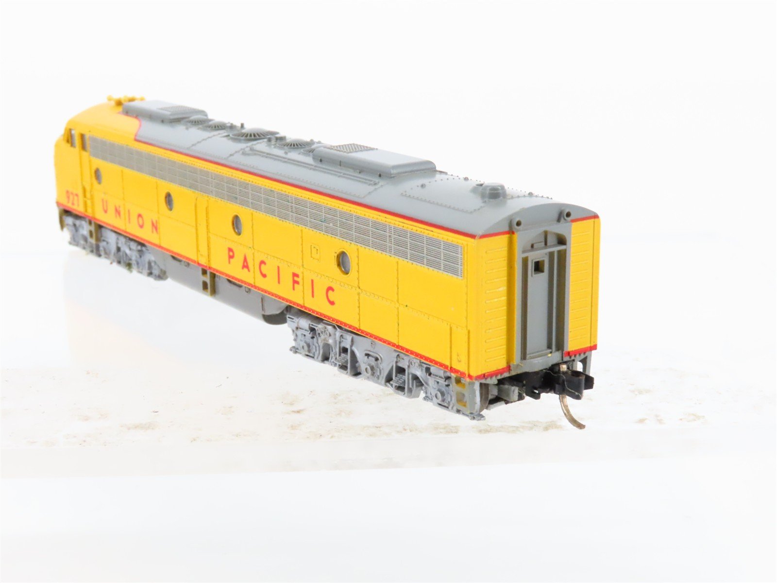 N Scale KATO 176-263 UP Union Pacific EMD E8/9A Diesel Locomotive #927 w/ DCC