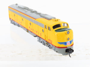 N Scale KATO 176-266 UP Union Pacific EMD E8/9A Diesel Locomotive #932 w/ DCC