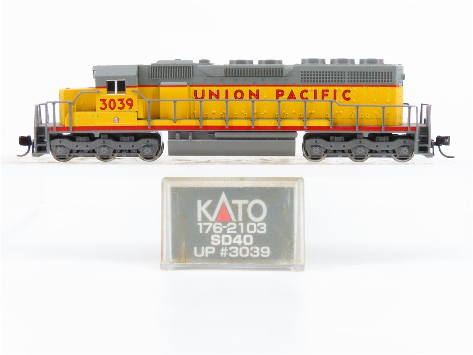N Scale KATO 176-2103 UP Union Pacific EMD SD40 Diesel Locomotive #3039 w/ DCC
