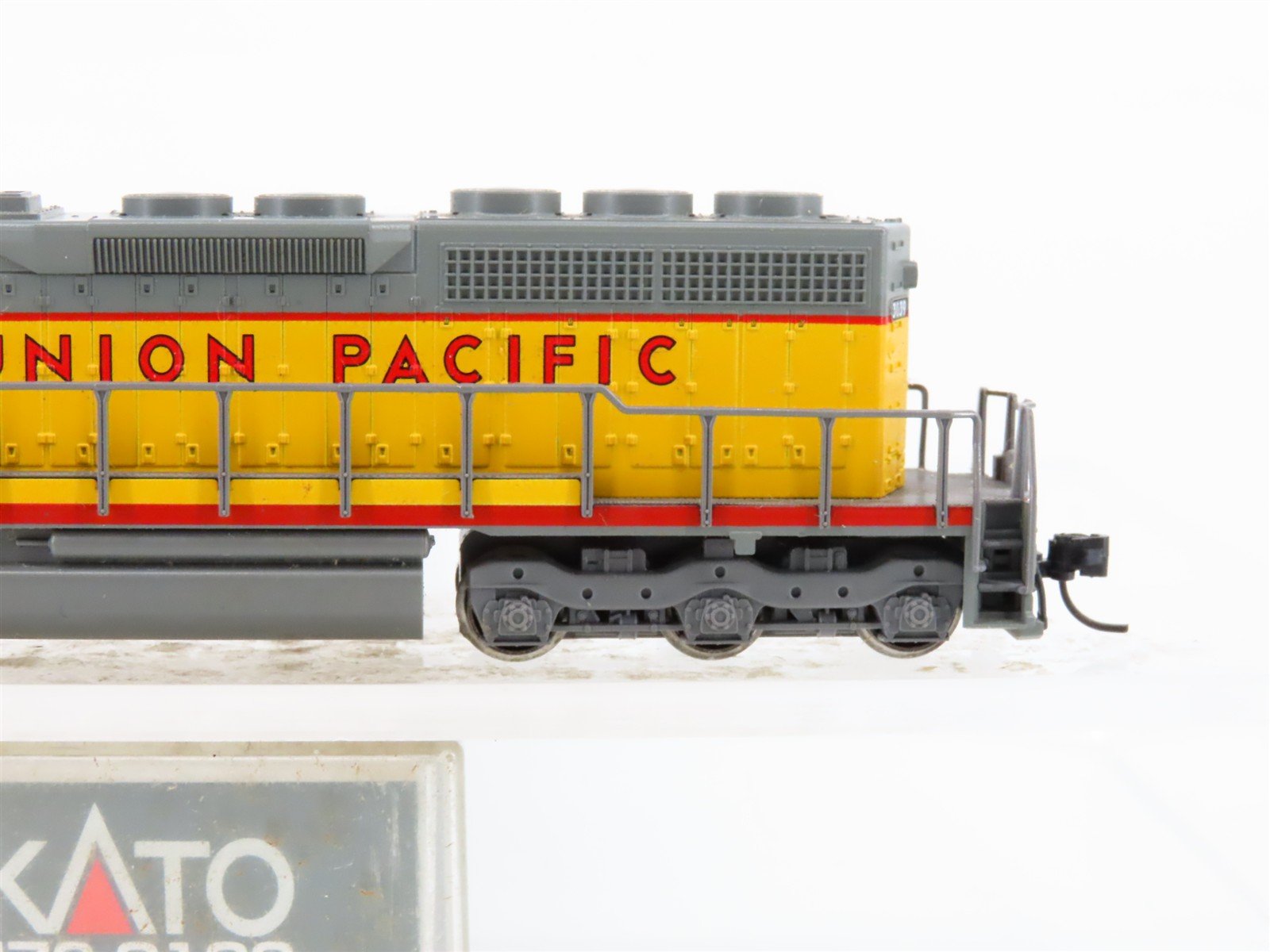 N Scale KATO 176-2103 UP Union Pacific EMD SD40 Diesel Locomotive #3039 w/ DCC