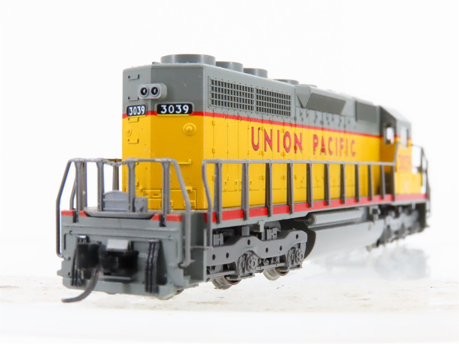 N Scale KATO 176-2103 UP Union Pacific EMD SD40 Diesel Locomotive #3039 w/ DCC