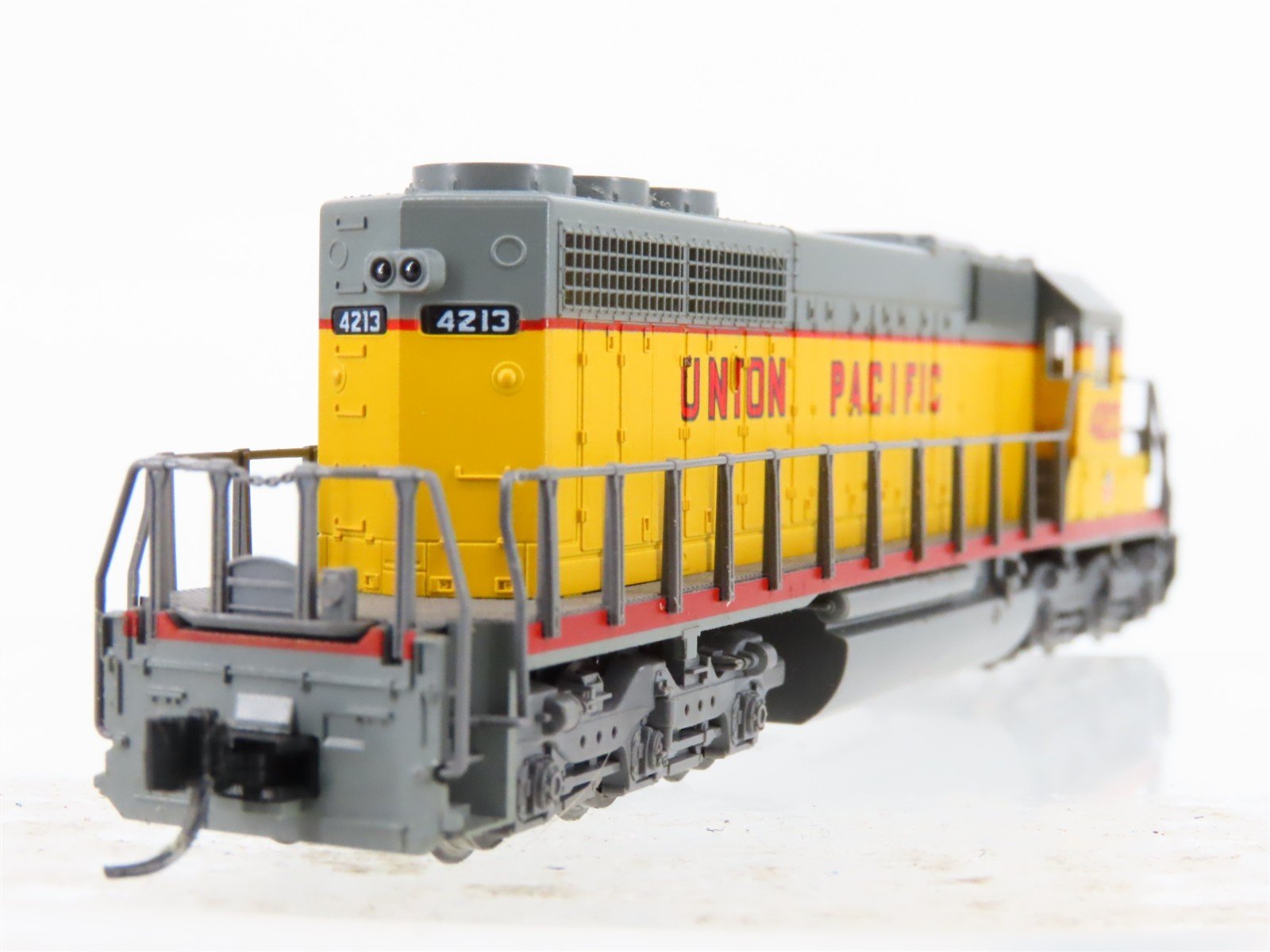 N Scale KATO 176-4706 UP Union Pacific EMD SD40-2 Diesel #4213 w/ DCC