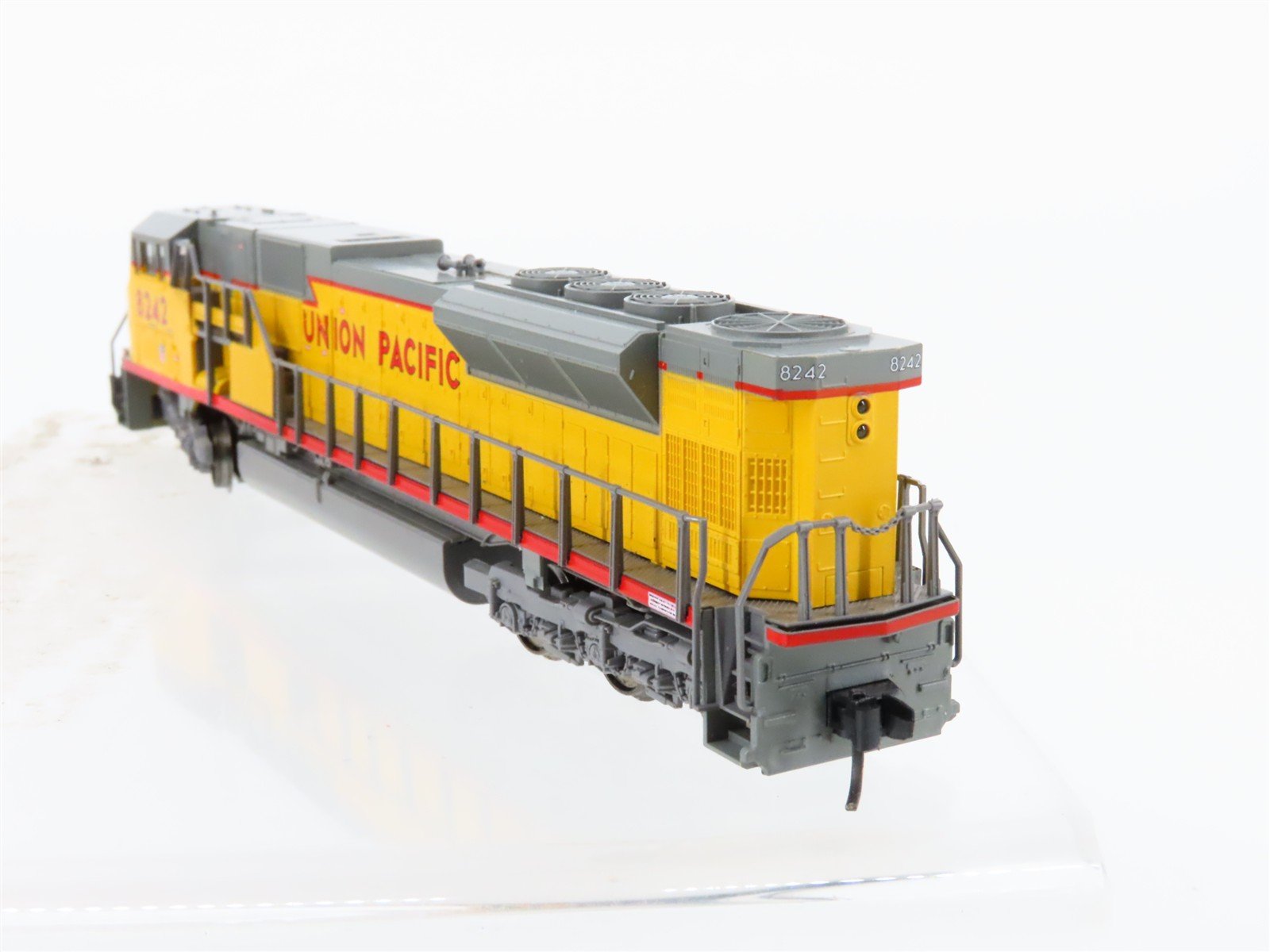 N Scale KATO 176-5613 UP Union Pacific EMD SD90/43MAC Diesel #8242 w/ DCC