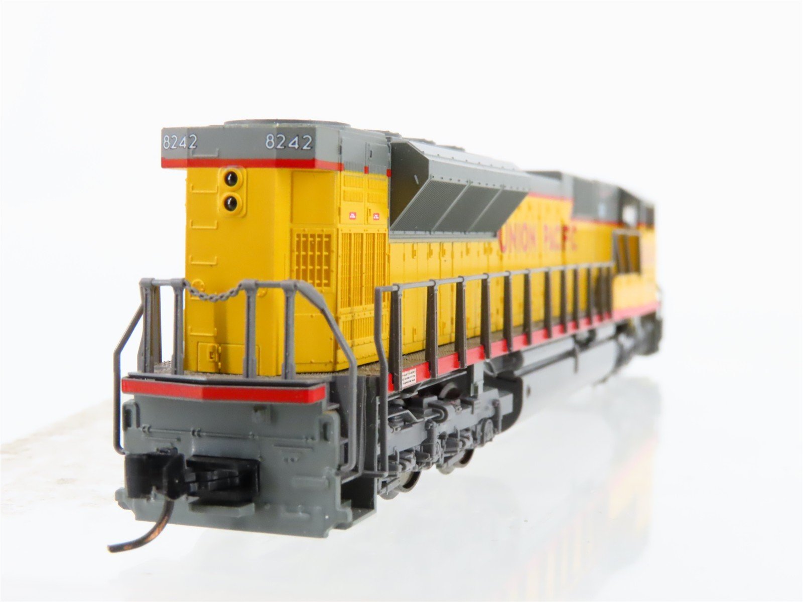 N Scale KATO 176-5613 UP Union Pacific EMD SD90/43MAC Diesel #8242 w/ DCC
