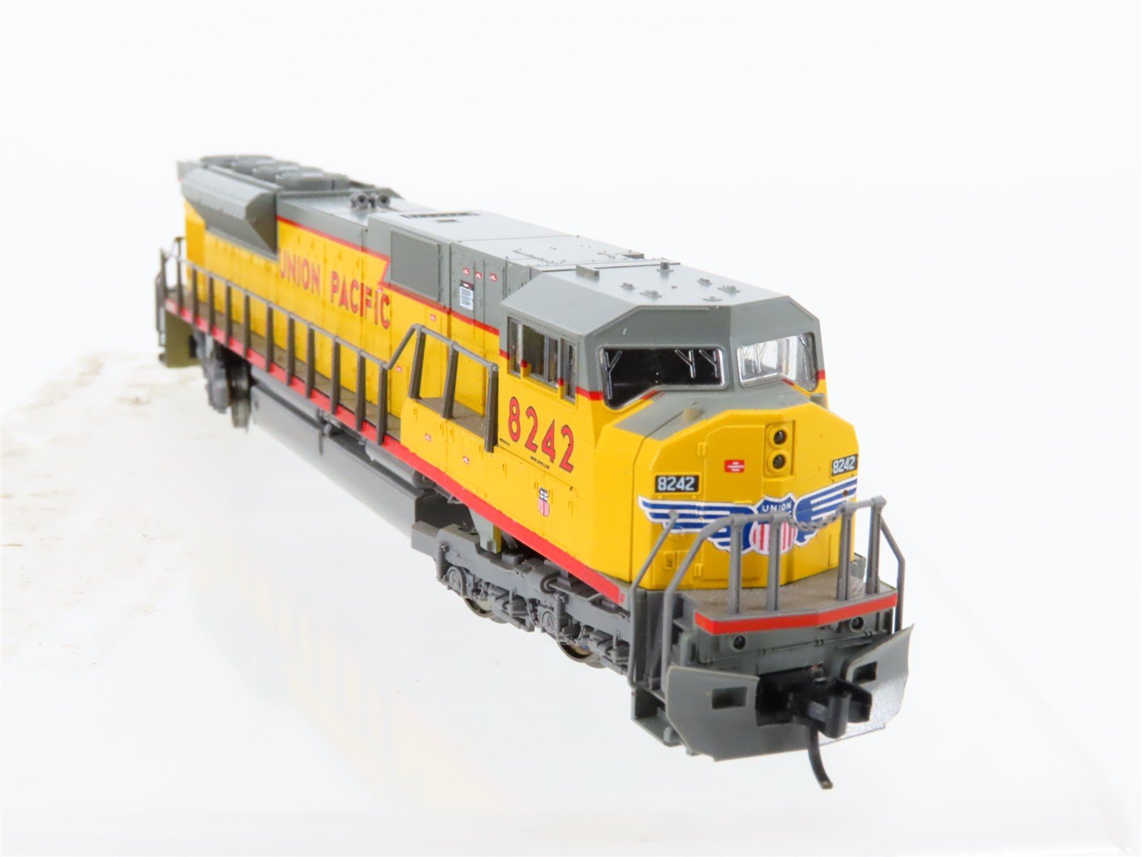 N Scale KATO 176-5613 UP Union Pacific EMD SD90/43MAC Diesel #8242 w/ DCC