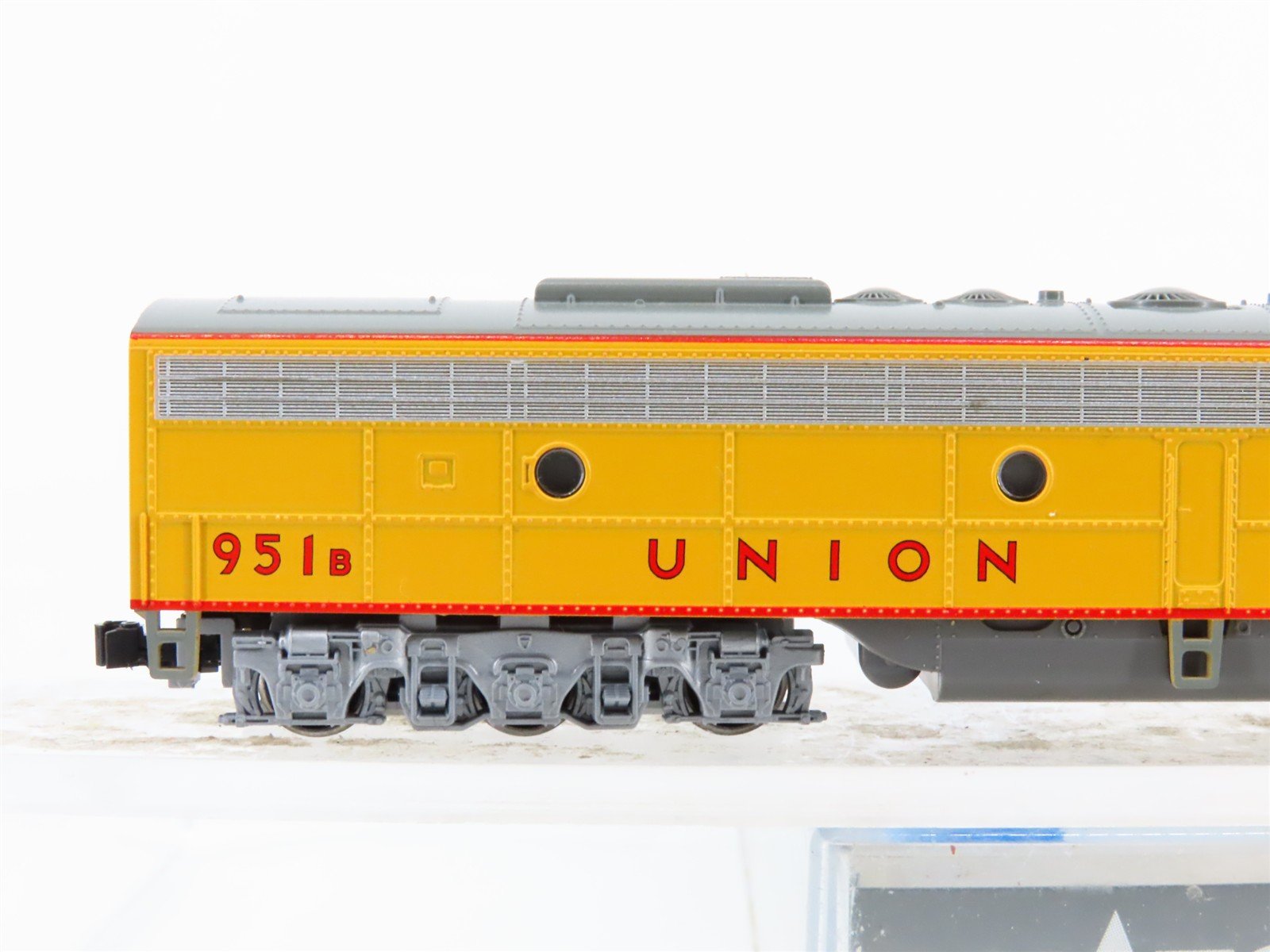 N Scale KATO 176-5351 UP Union Pacific EMD E9B Diesel #951B w/ DCC