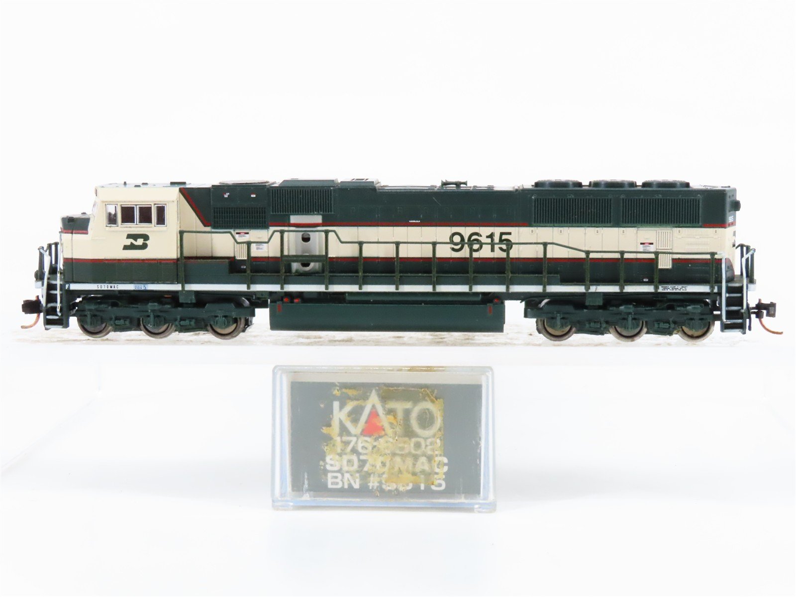 N Scale KATO 176-6502 BN Burlington Northern EMD SD70MAC Diesel #9615 w/ DCC