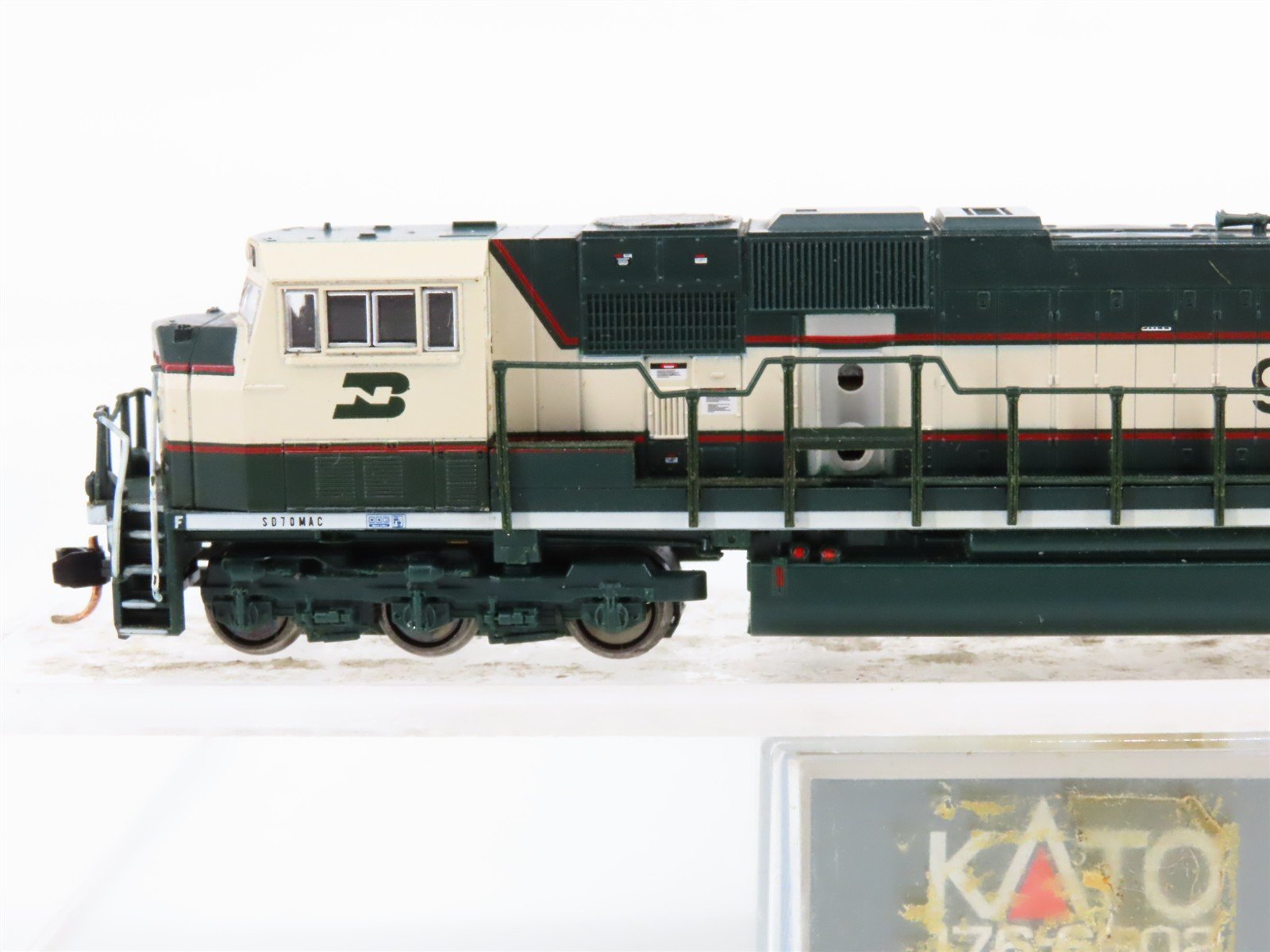 N Scale KATO 176-6502 BN Burlington Northern EMD SD70MAC Diesel #9615 w/ DCC