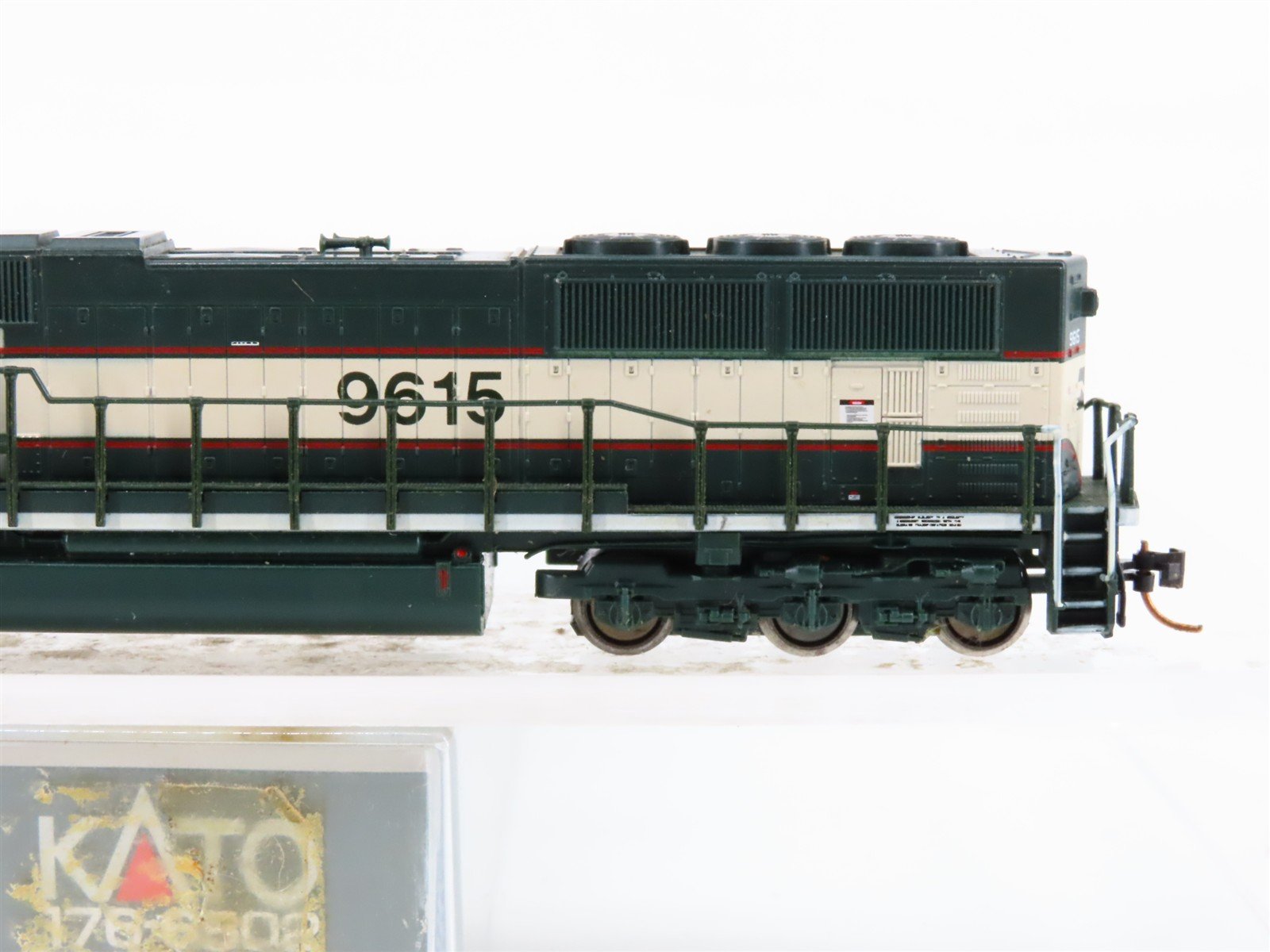 N Scale KATO 176-6502 BN Burlington Northern EMD SD70MAC Diesel #9615 w/ DCC