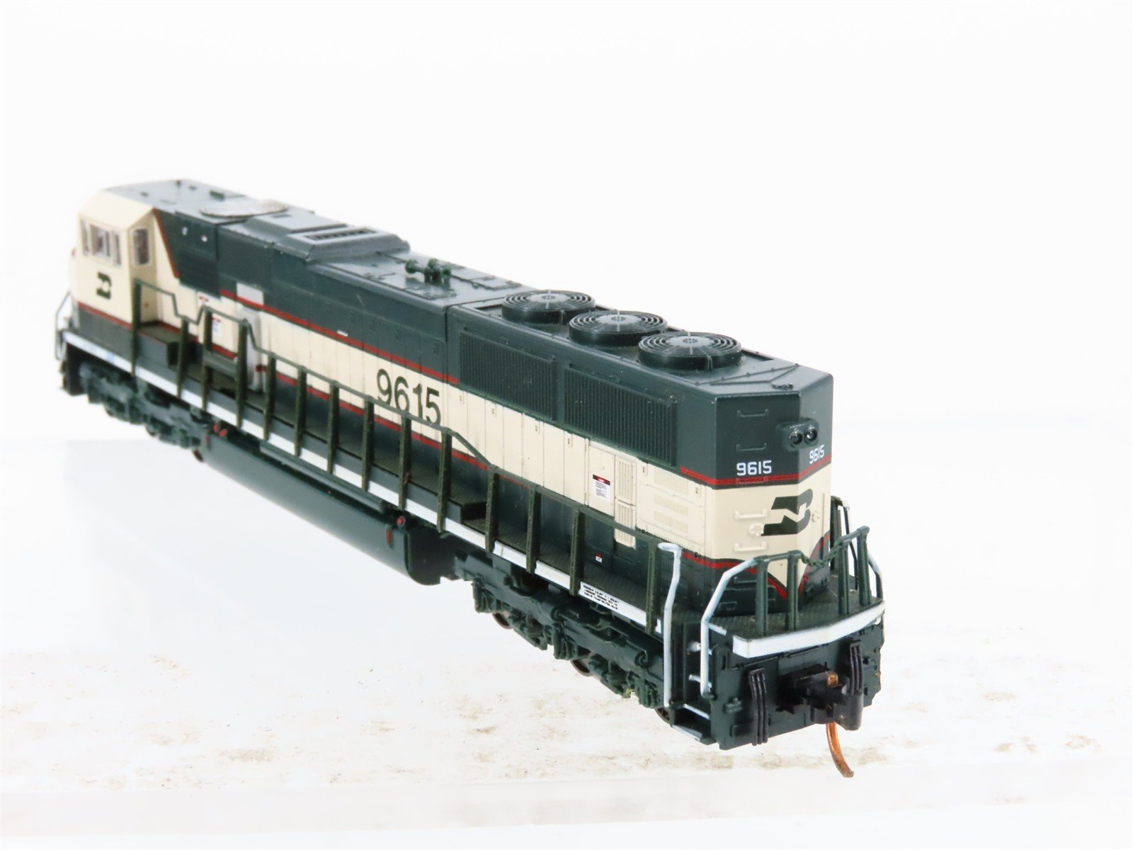 N Scale KATO 176-6502 BN Burlington Northern EMD SD70MAC Diesel #9615 w/ DCC