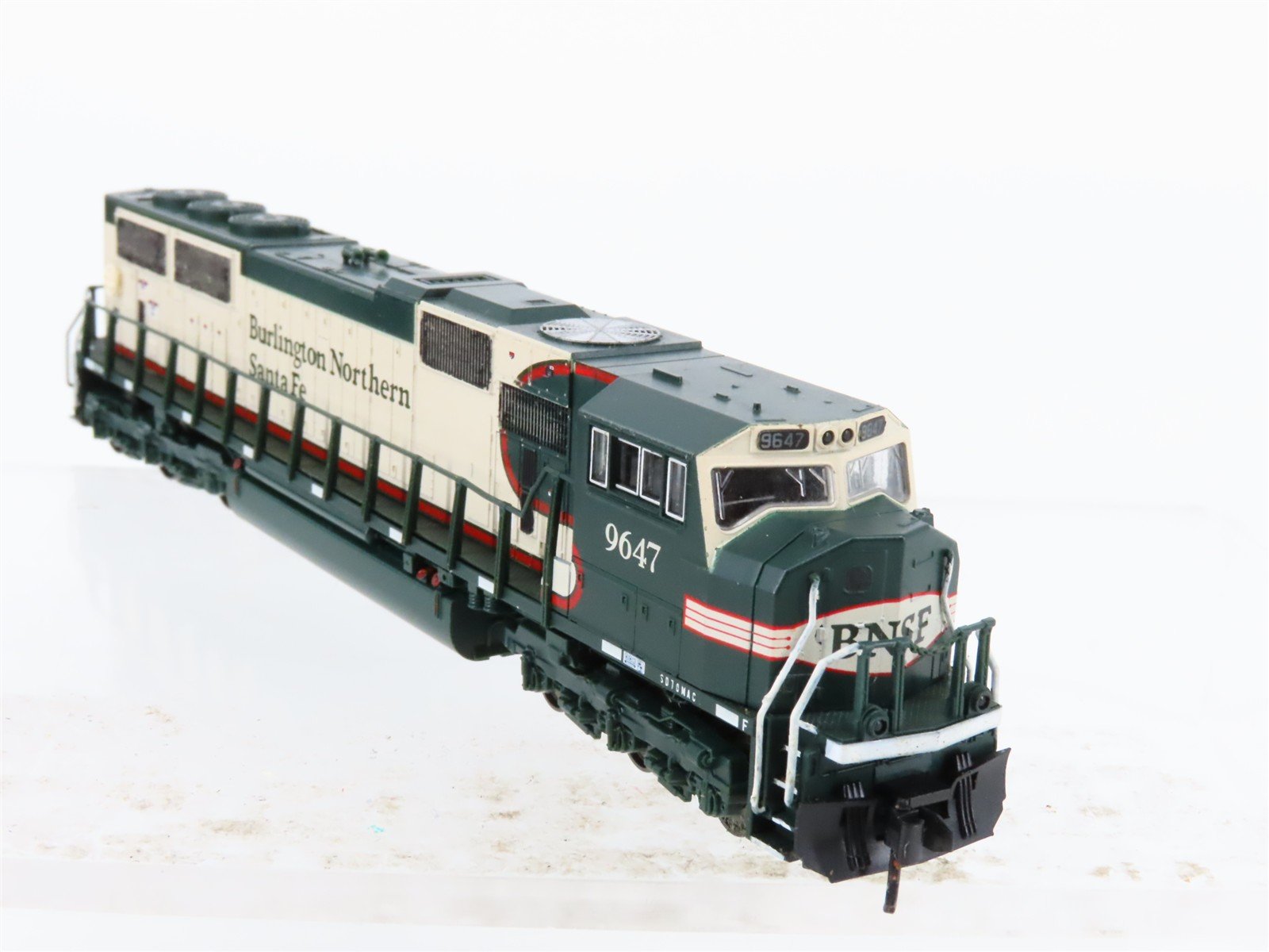 N Scale KATO 176-6503 BNSF Railway EMD SD70MAC Diesel Locomotive #9647 w/ DCC