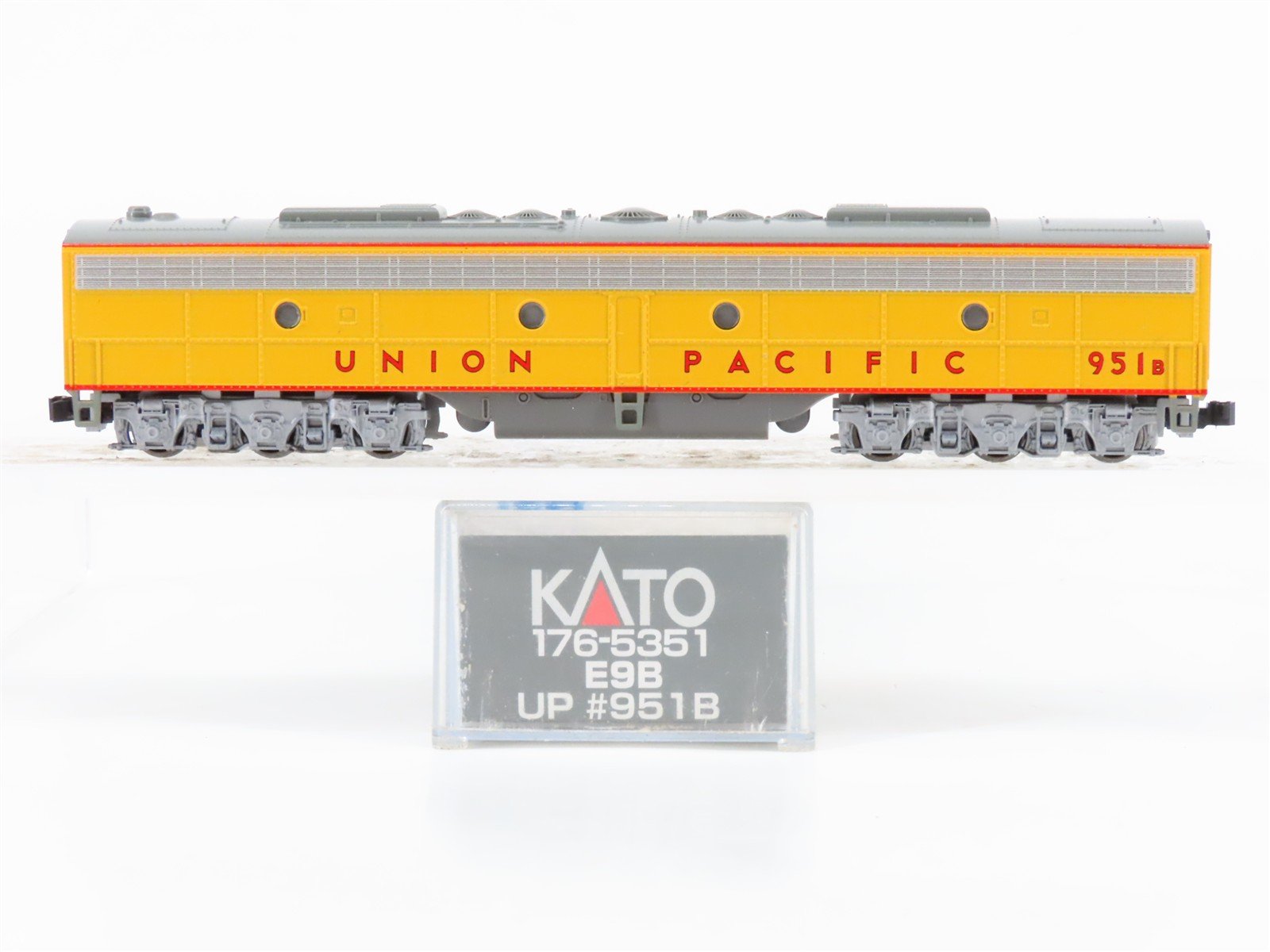 N Scale KATO 176-5351 UP Union Pacific EMD E9B Diesel #951B Locomotive w/ DCC
